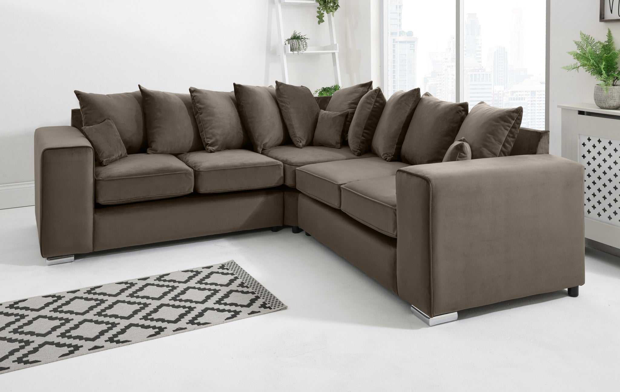 Elara Corner Scatterback