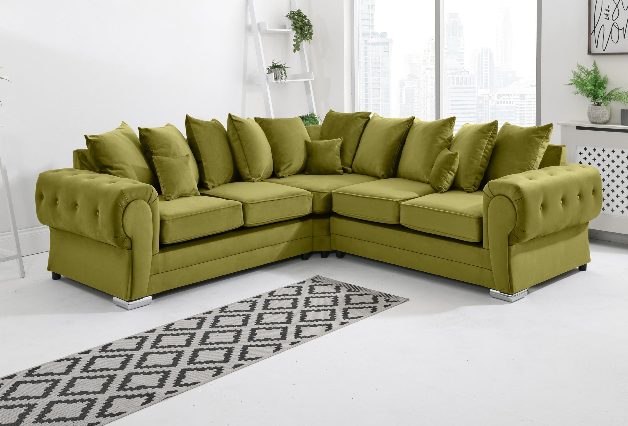 Victoria Plush Corner Scatterback