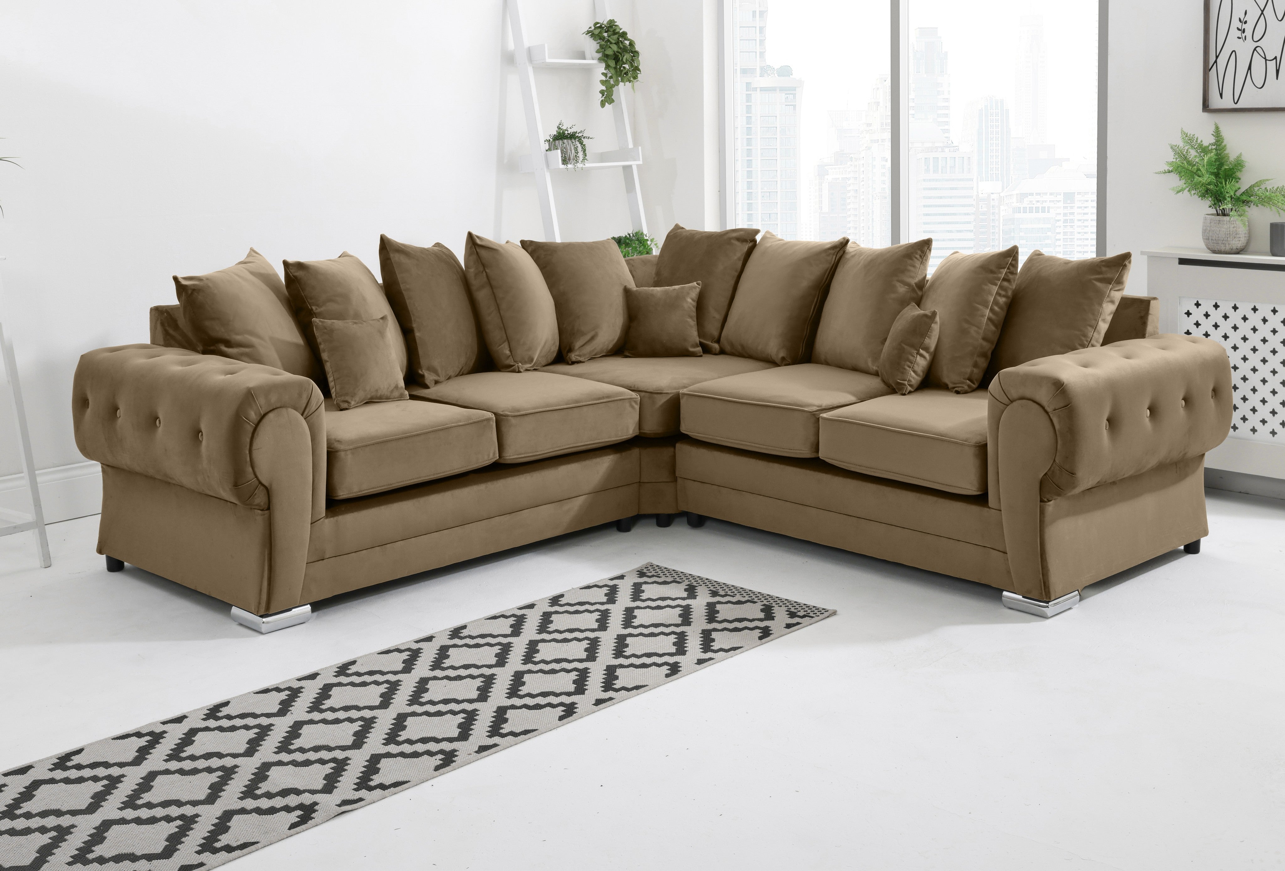 Victoria Plush Corner Scatterback