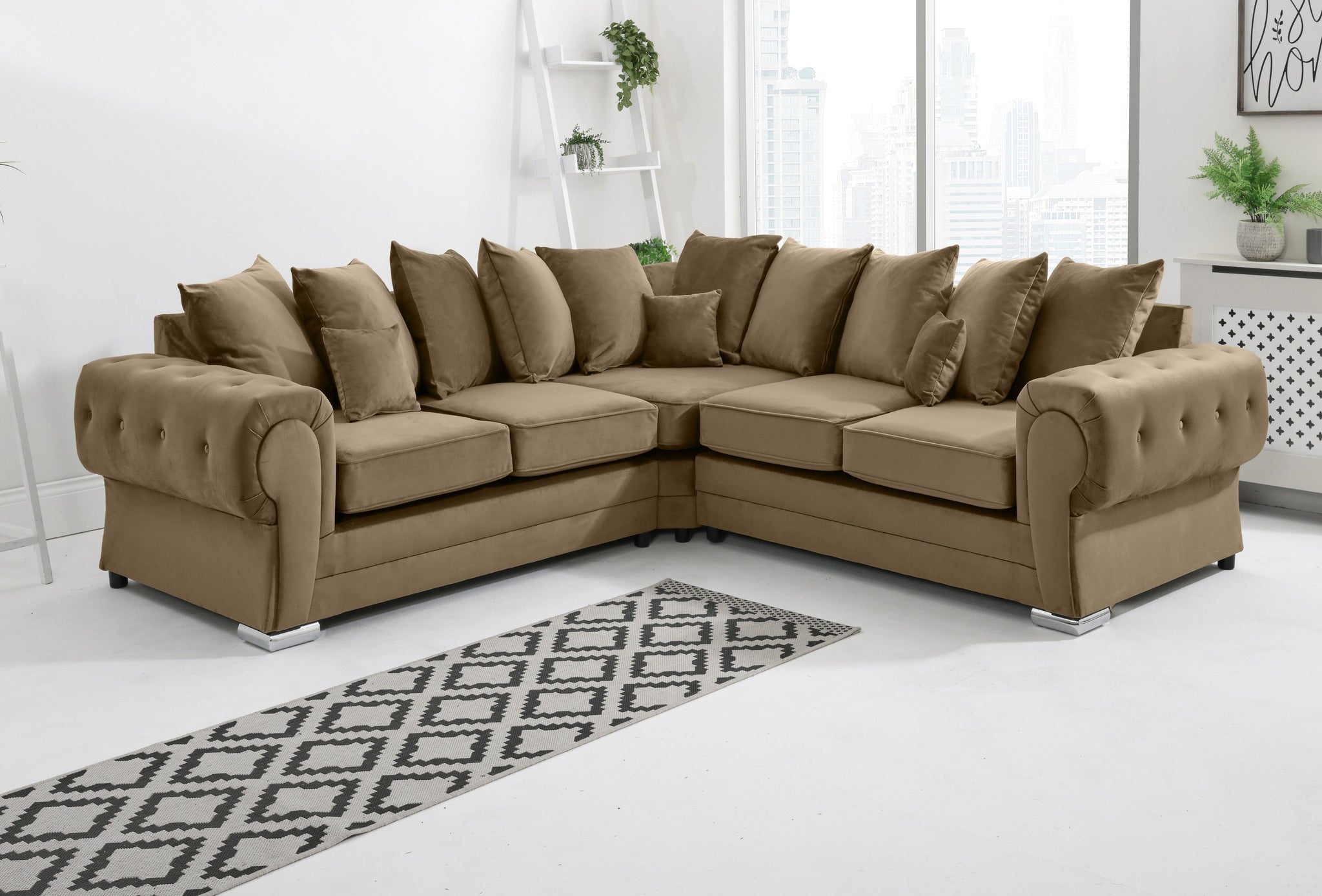 Victoria Plush Corner Scatterback