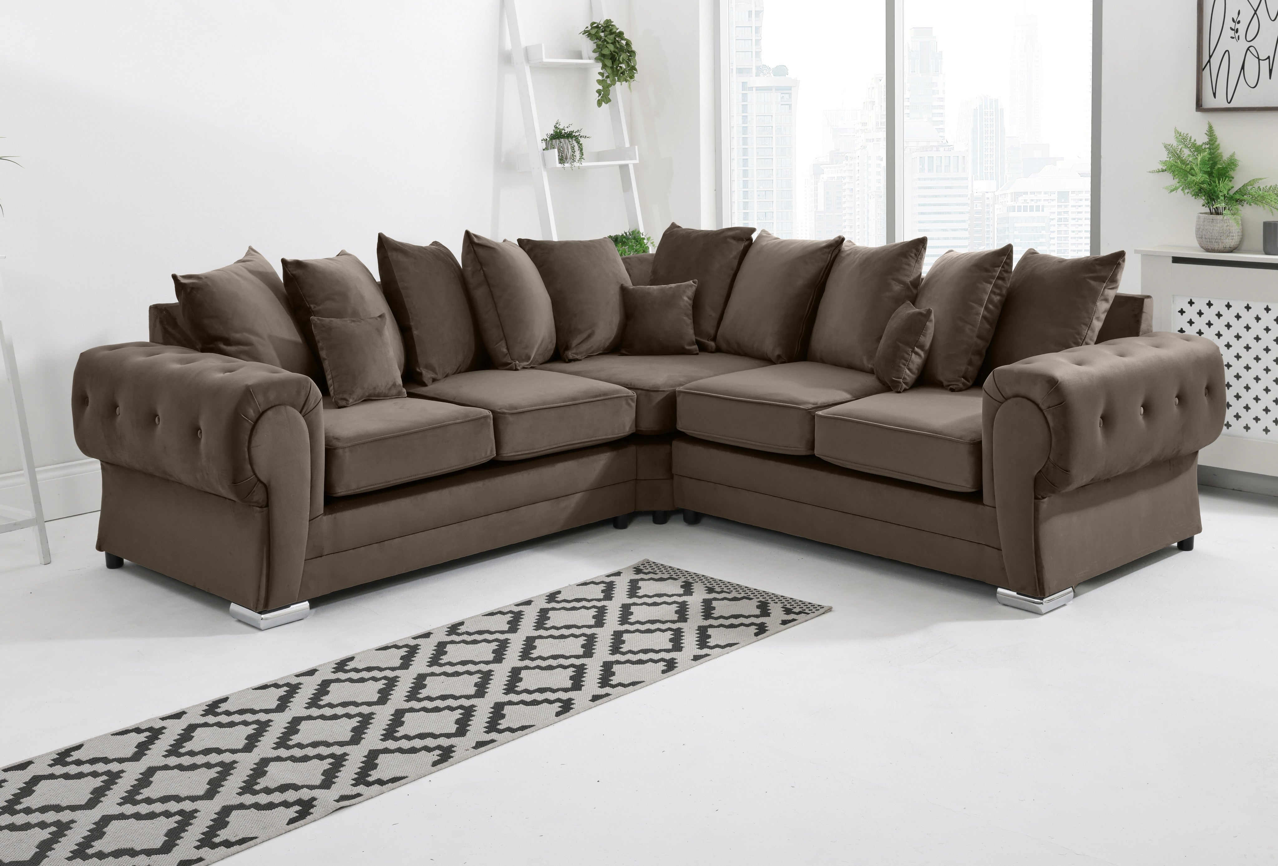 Victoria Plush Corner Scatterback