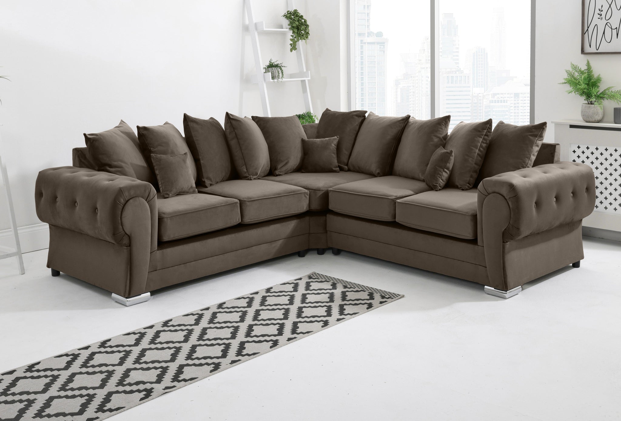 Victoria Plush Corner Scatterback