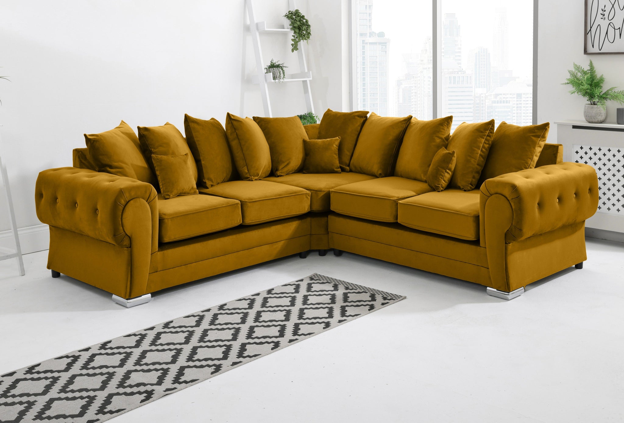 Victoria Plush Corner Scatterback
