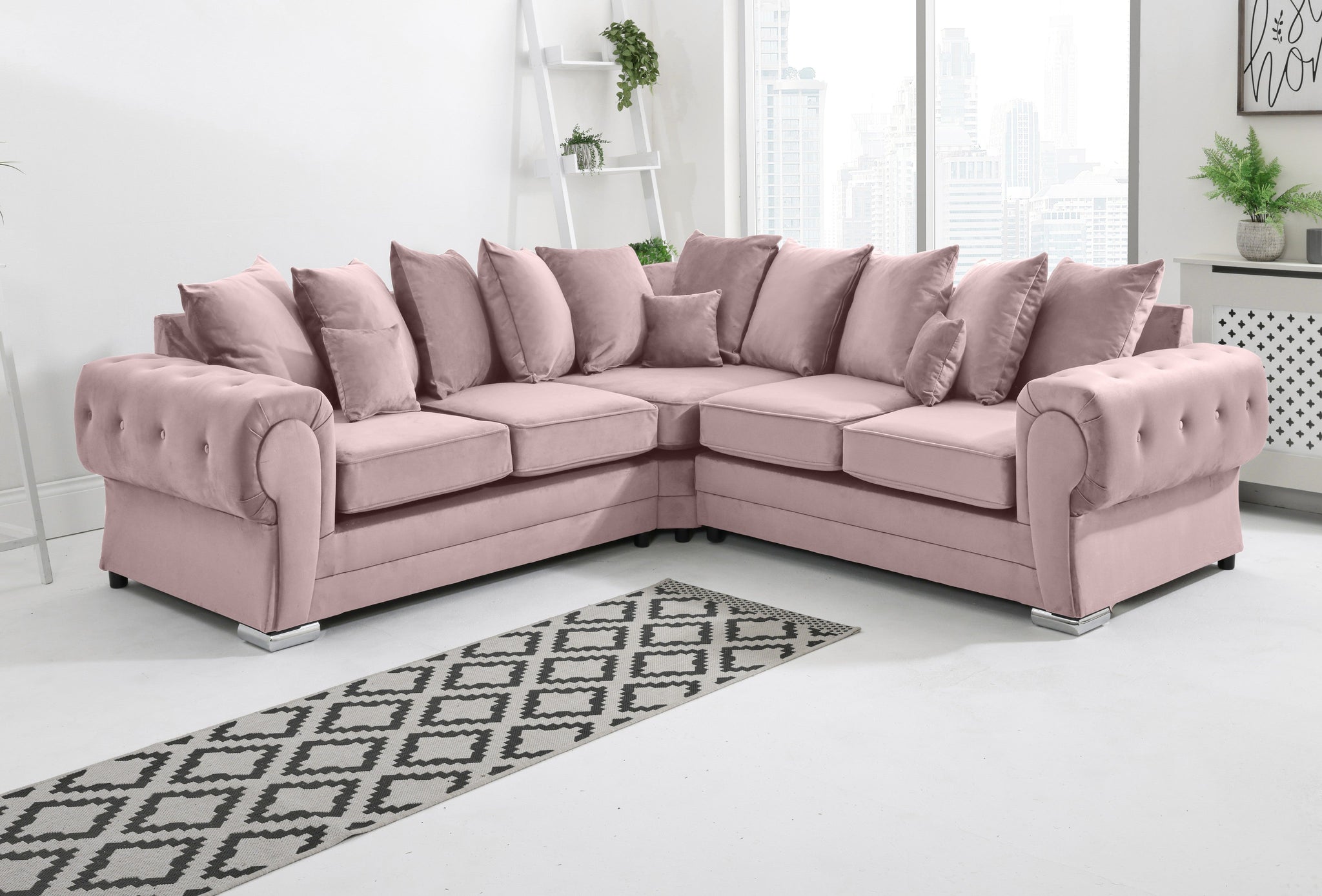 Victoria Plush Corner Scatterback