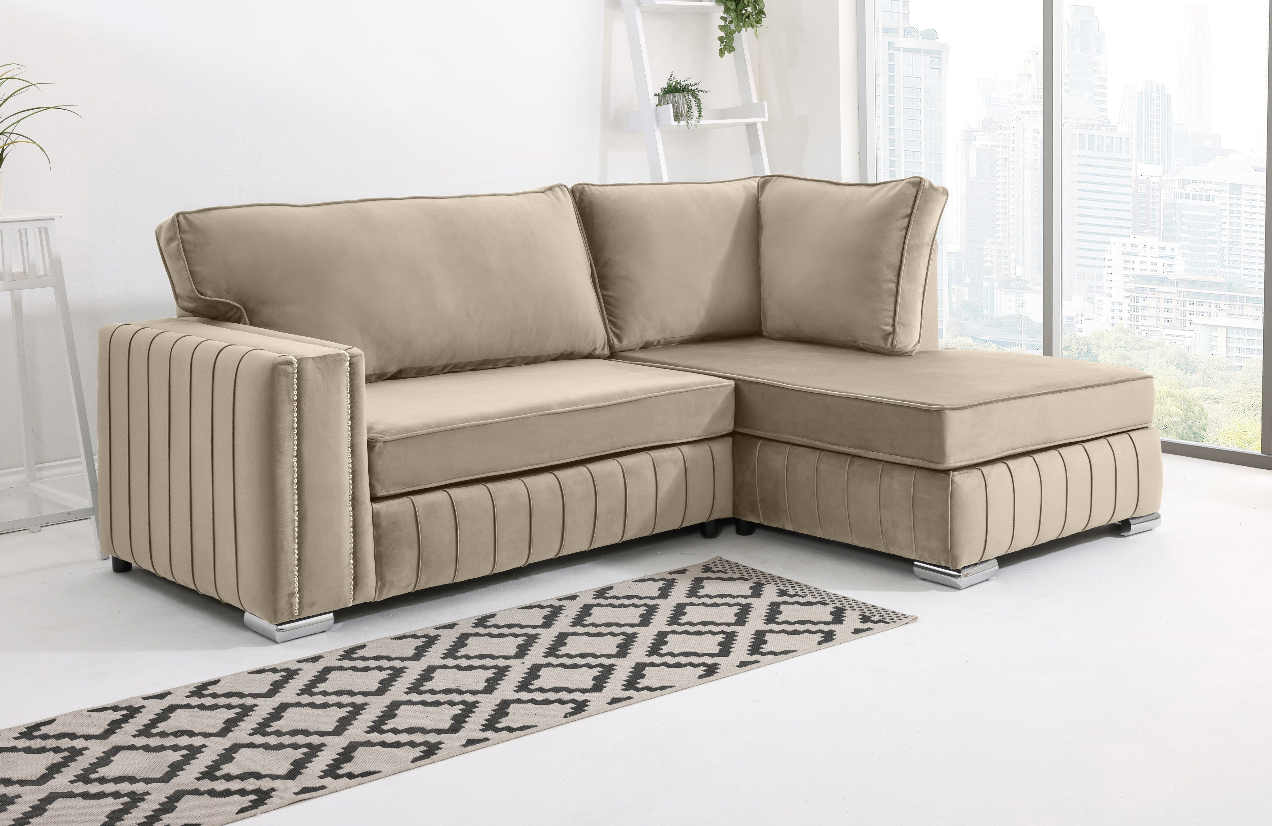 Lyra Lounge Fullback - Facing Right