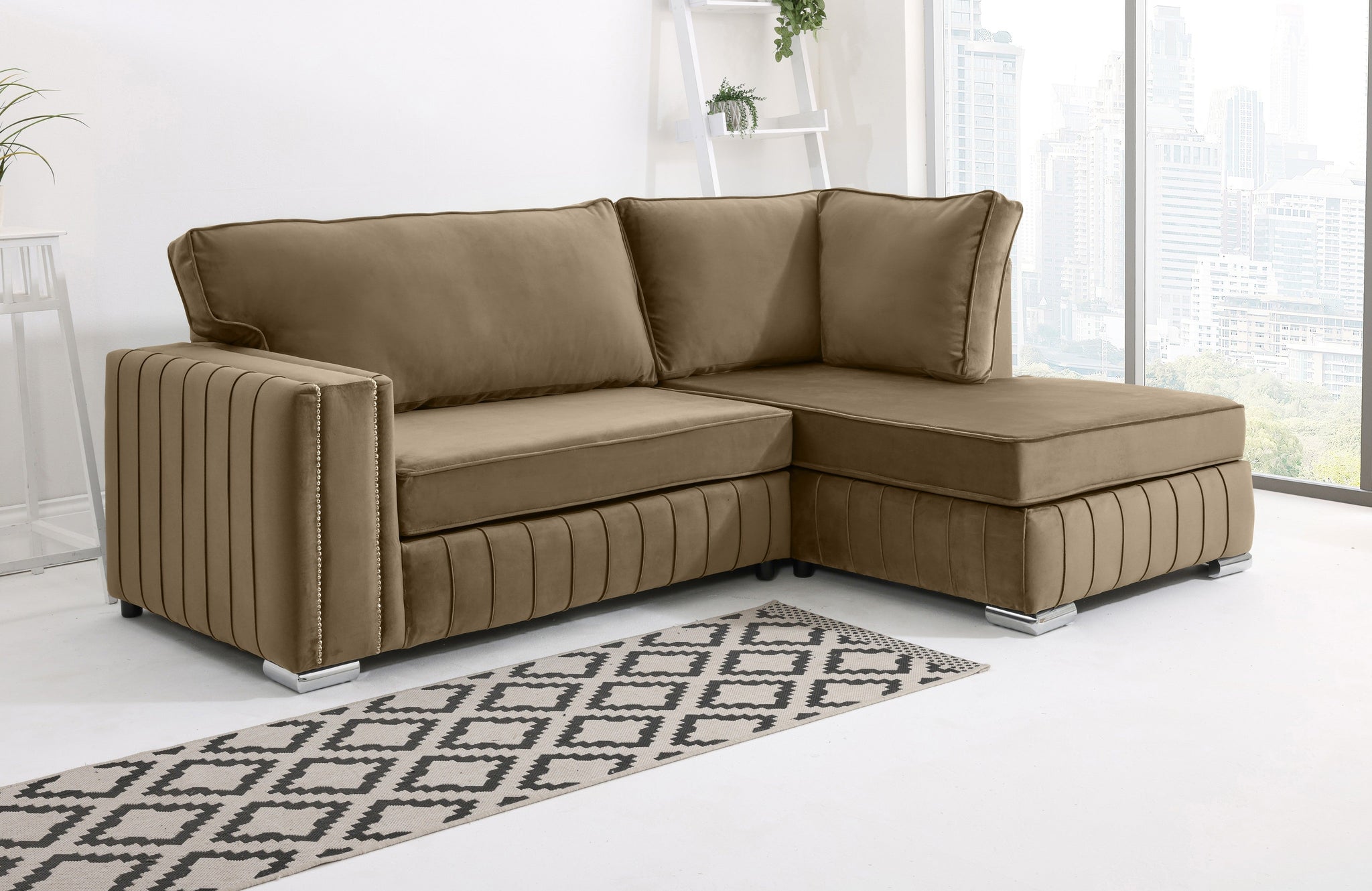Lyra Lounge Fullback - Facing Right