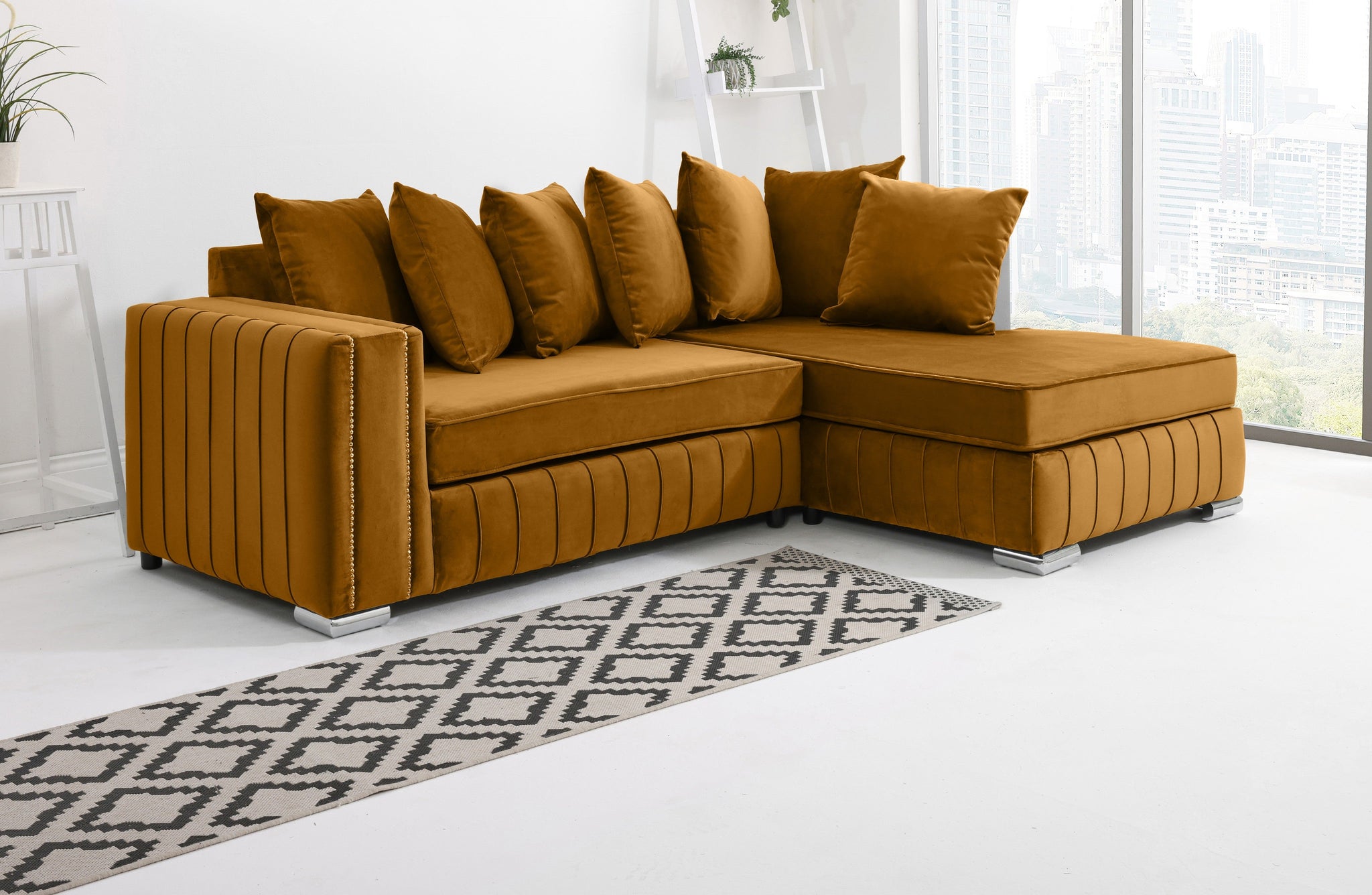Lyra Lounge Scatterback - Facing Right