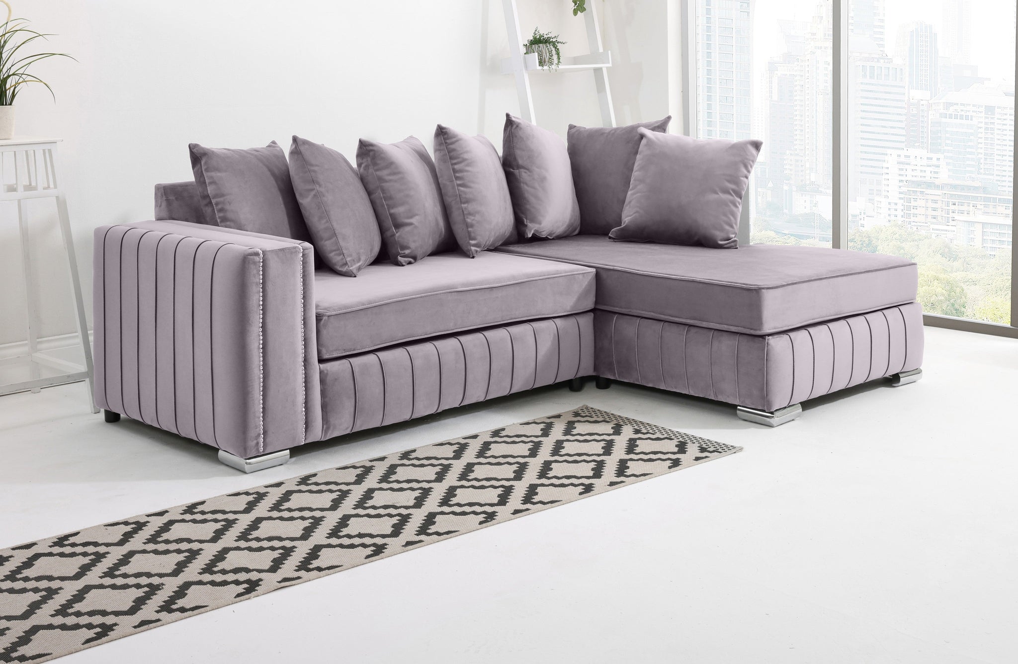 Lyra Lounge Scatterback - Facing Right