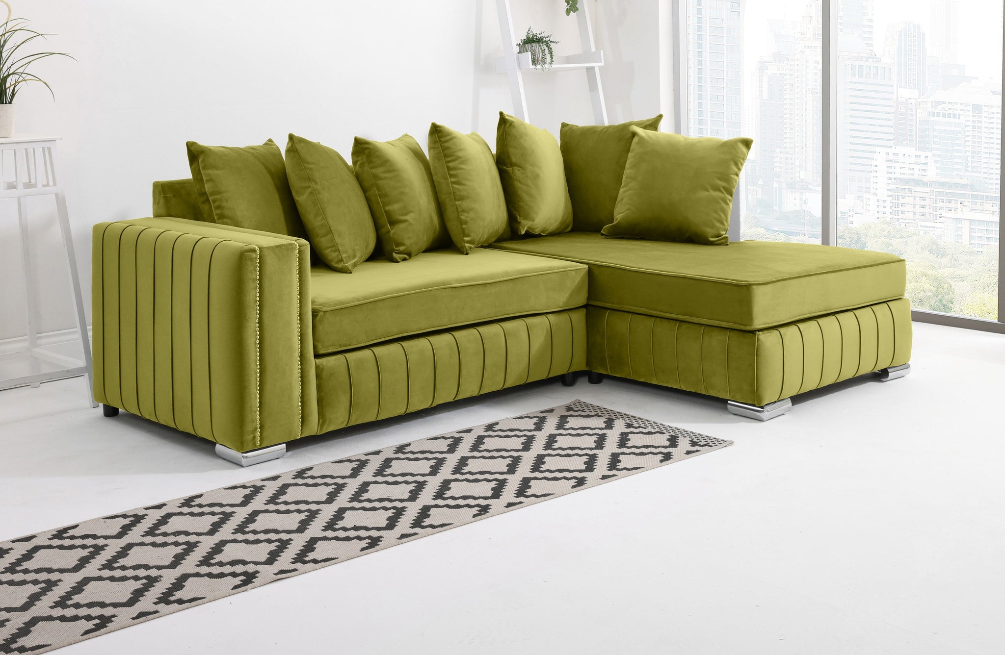 Lyra Lounge Scatterback - Facing Right
