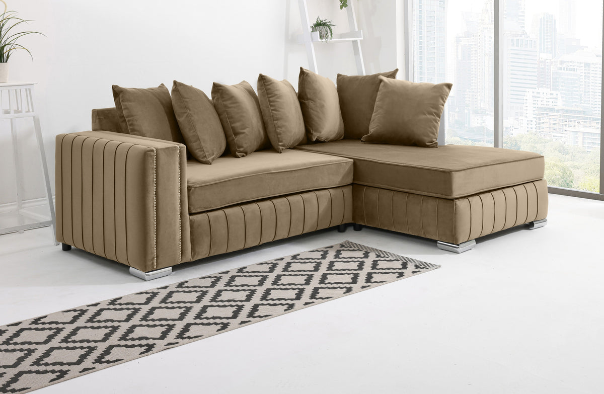 Lyra Lounge Scatterback - Facing Right