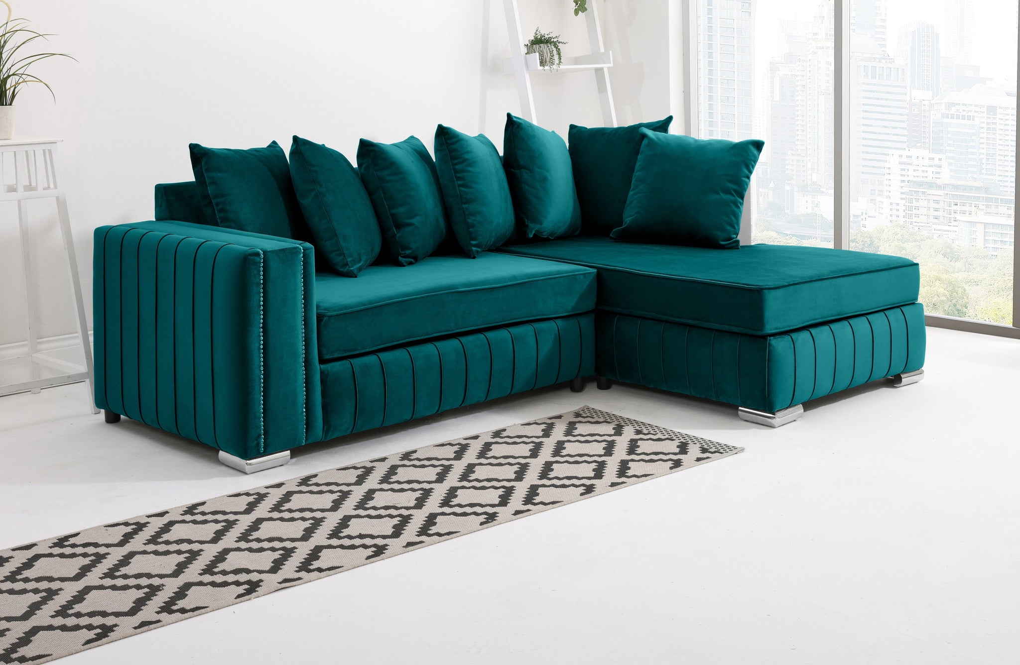 Lyra Lounge Scatterback - Facing Right