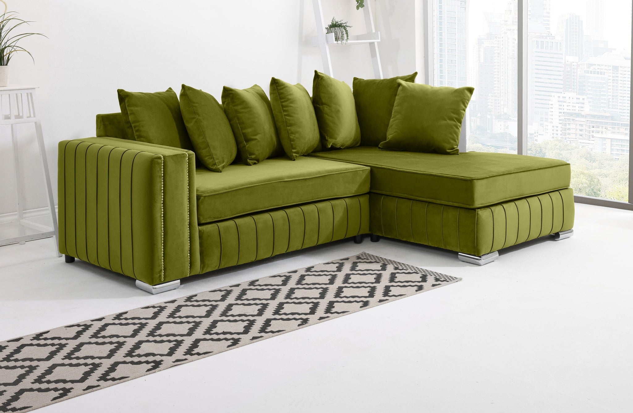 Lyra Lounge Scatterback - Facing Right