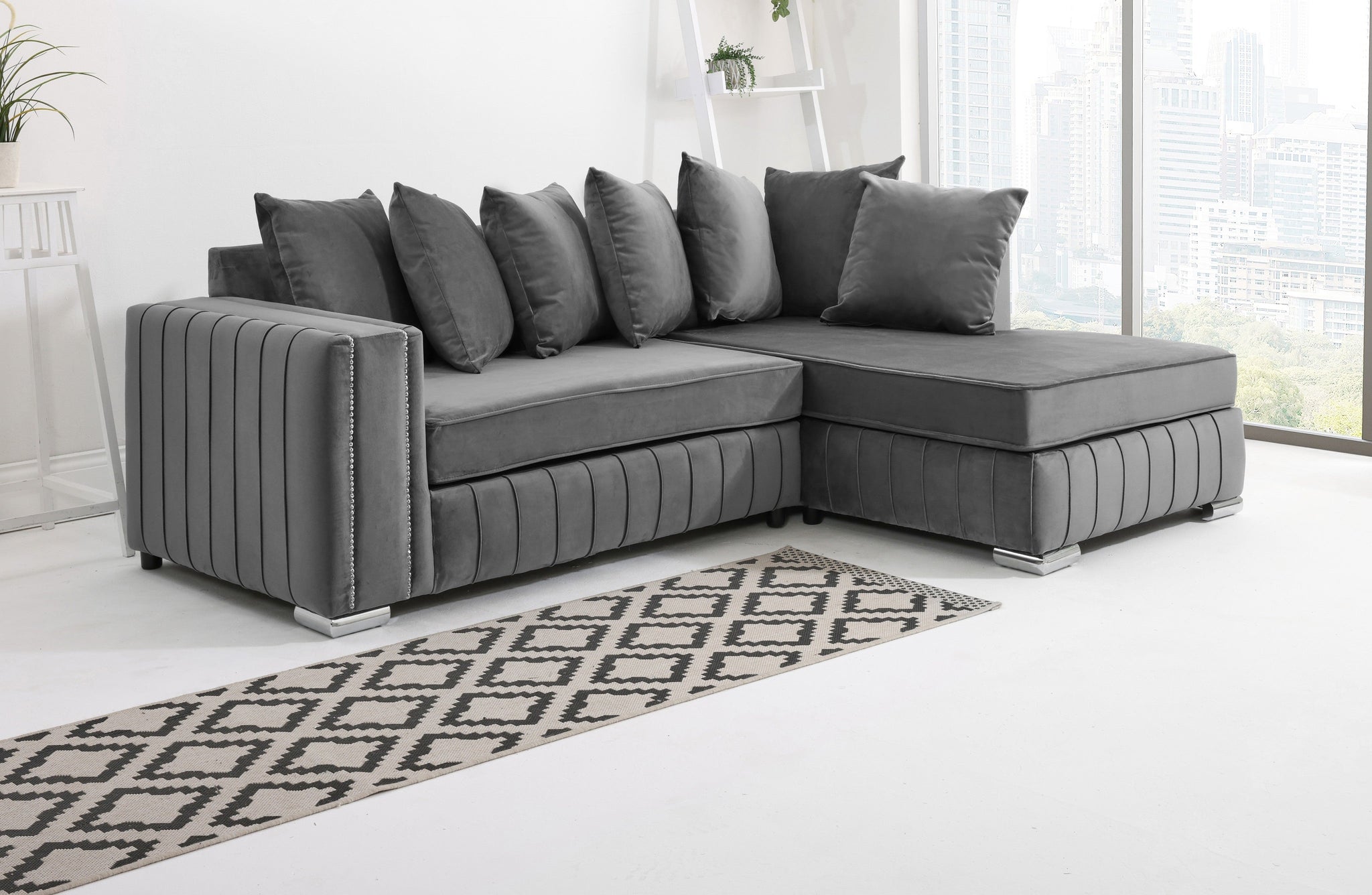 Lyra Lounge Scatterback - Facing Right