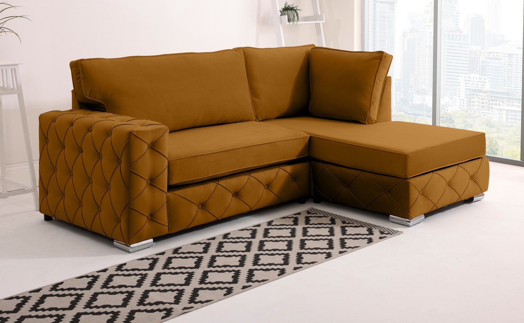 Sikara Lounge Fullback - Facing Right