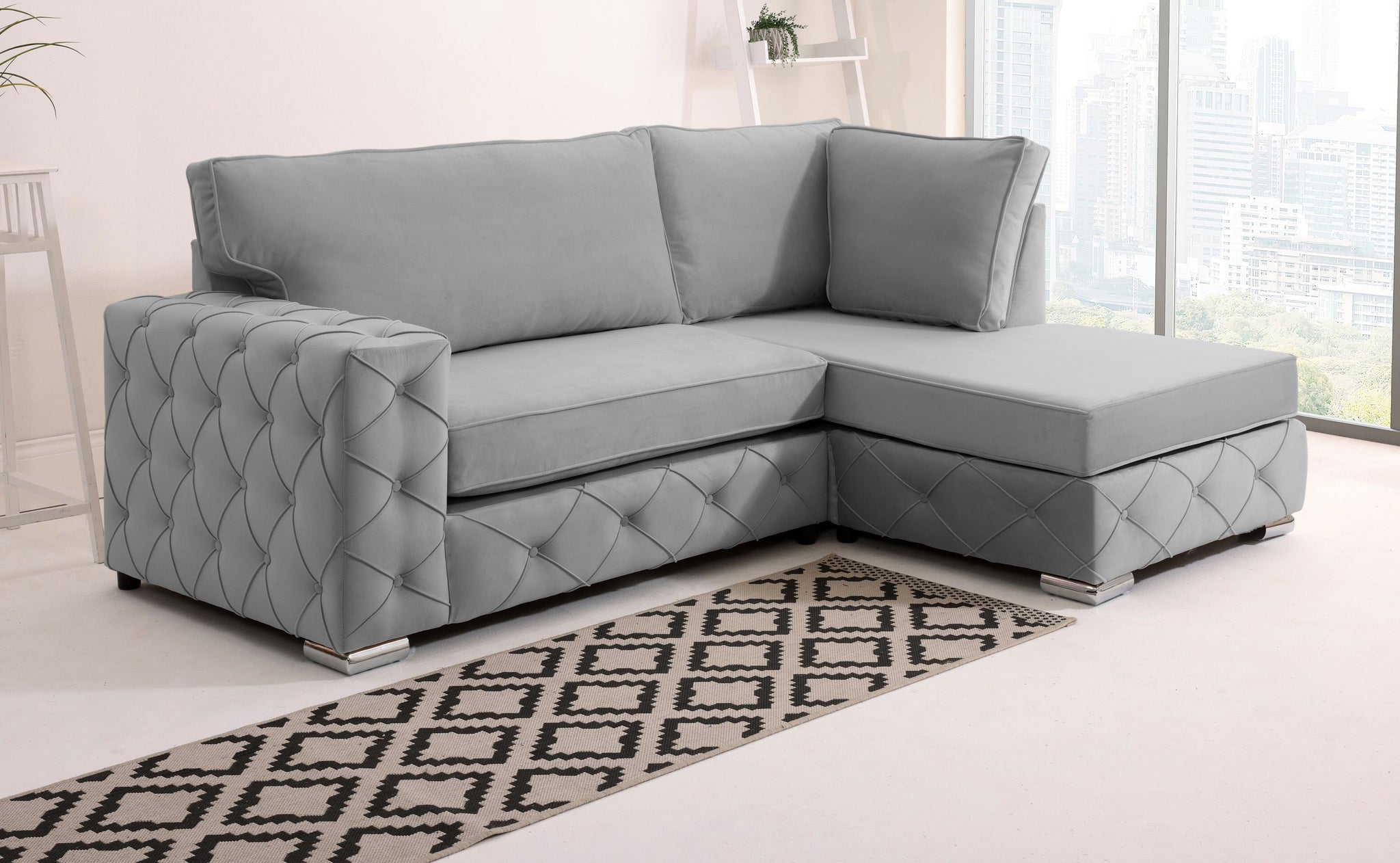 Sikara Lounge Fullback - Facing Right