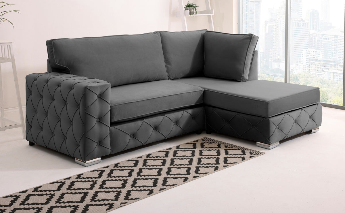 Sikara Lounge Fullback - Facing Right