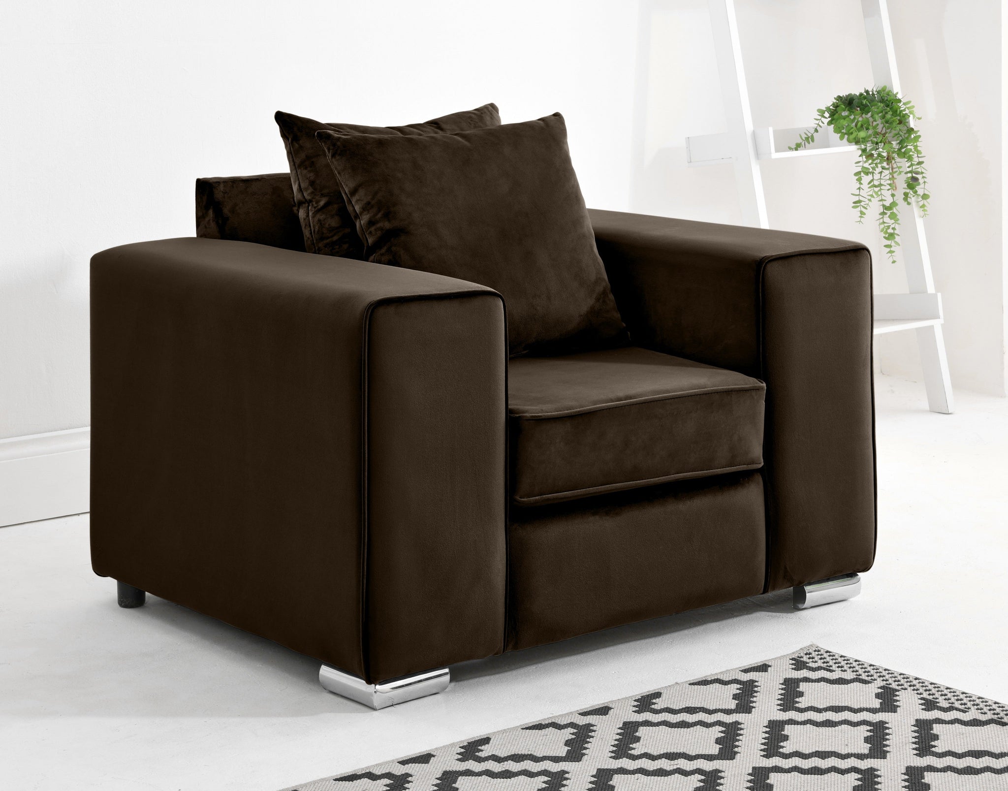 Elara Corner Scatterback