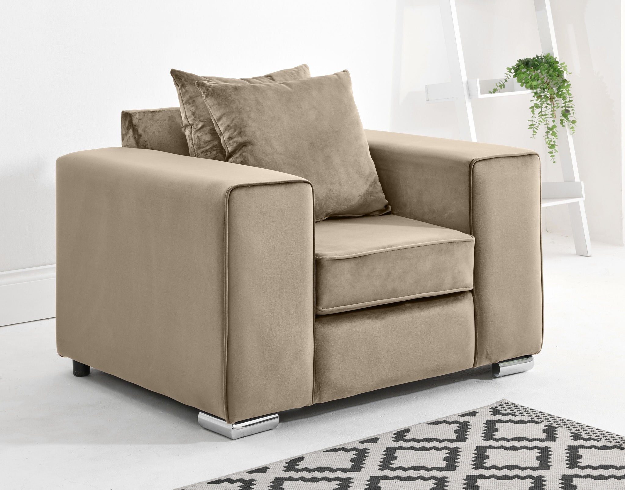 Elara Corner Scatterback