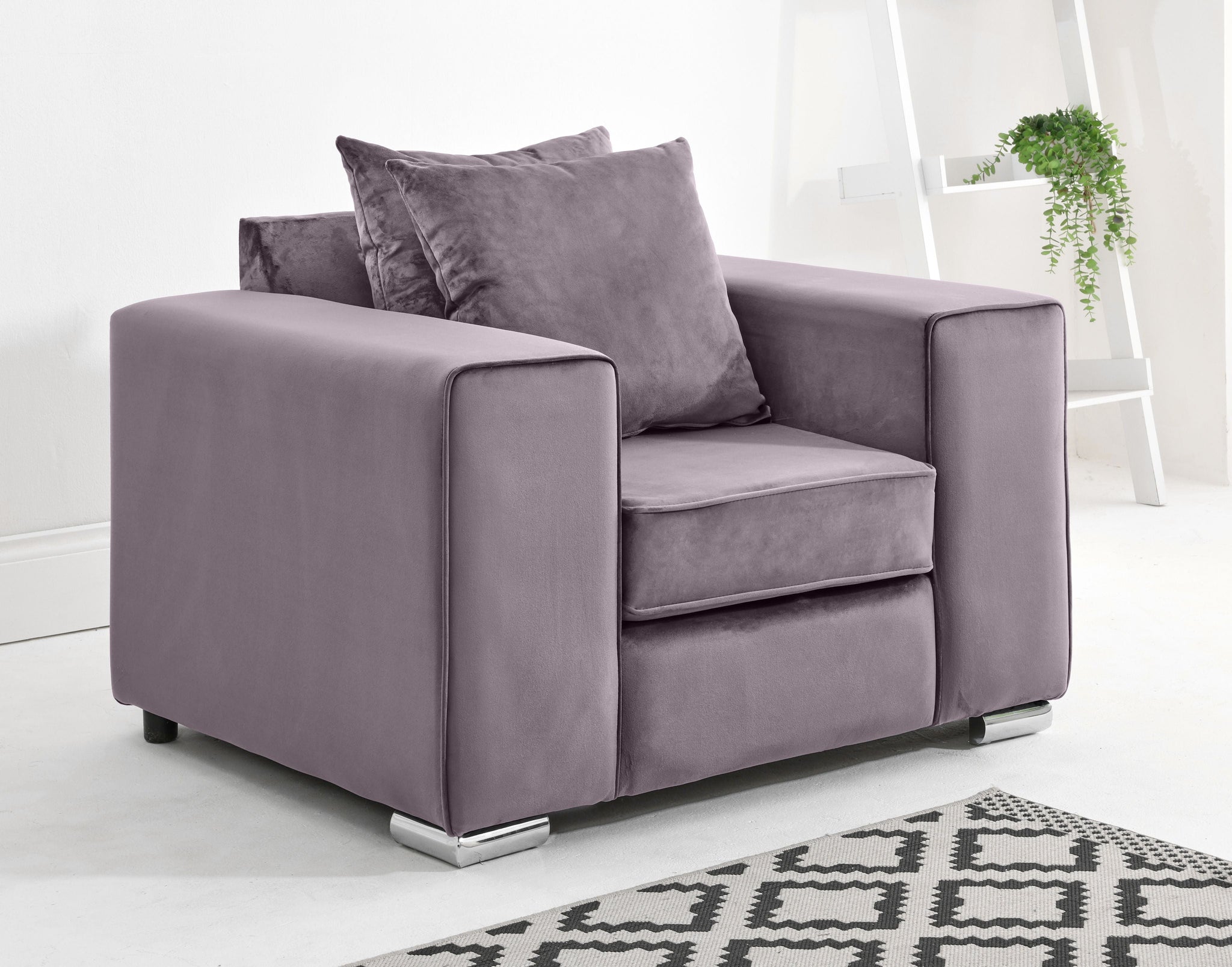 Elara Corner Scatterback