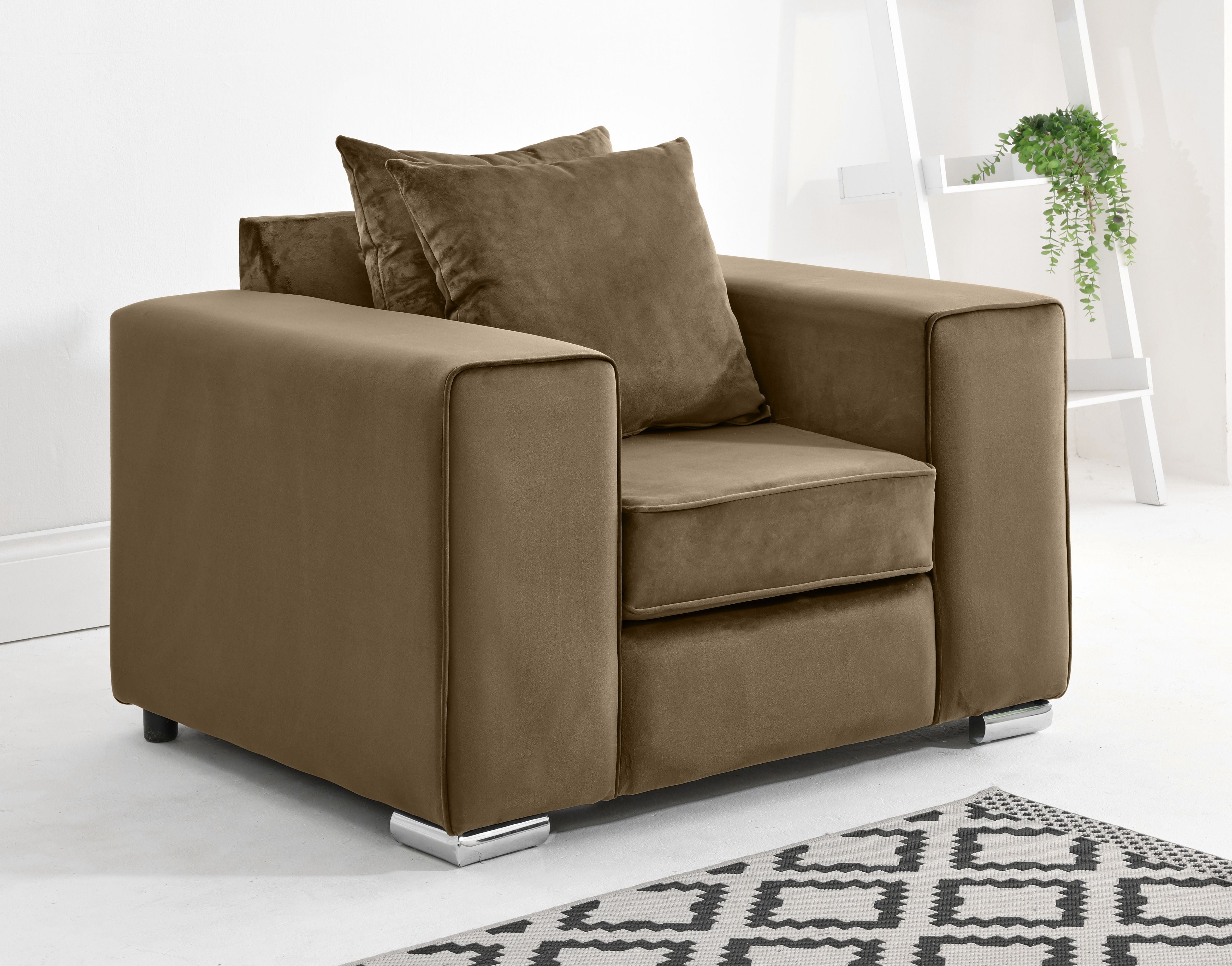 Elara Corner Scatterback