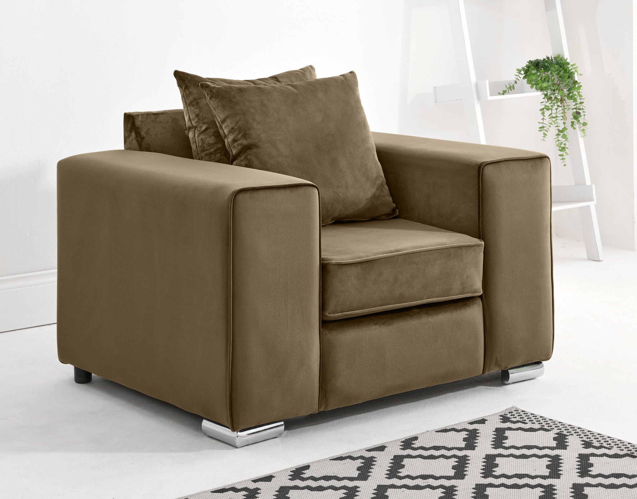 Elara Corner Scatterback