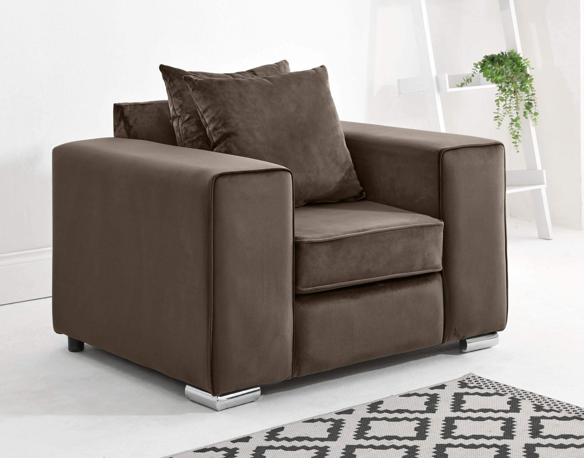 Elara Corner Scatterback