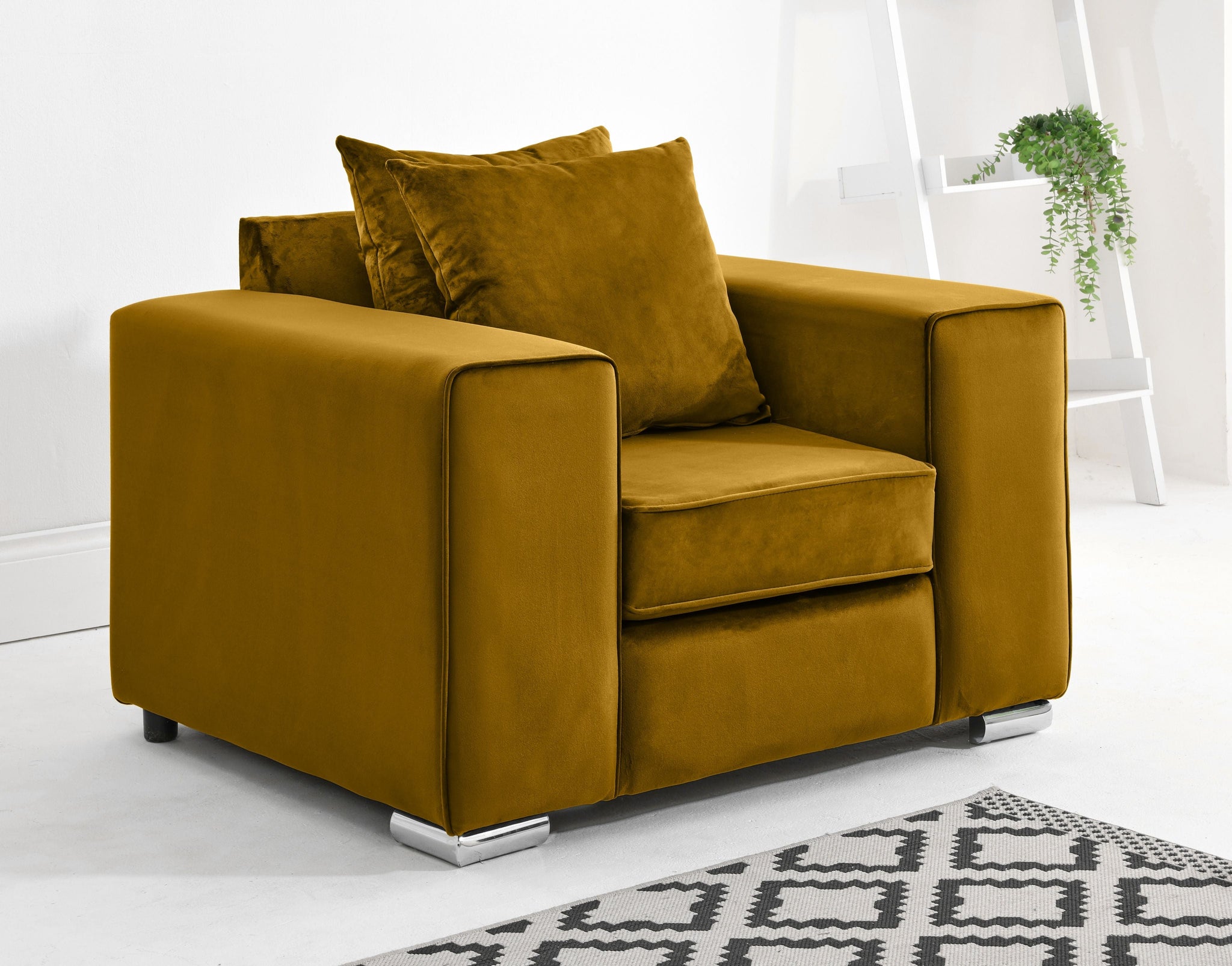 Elara Corner Scatterback