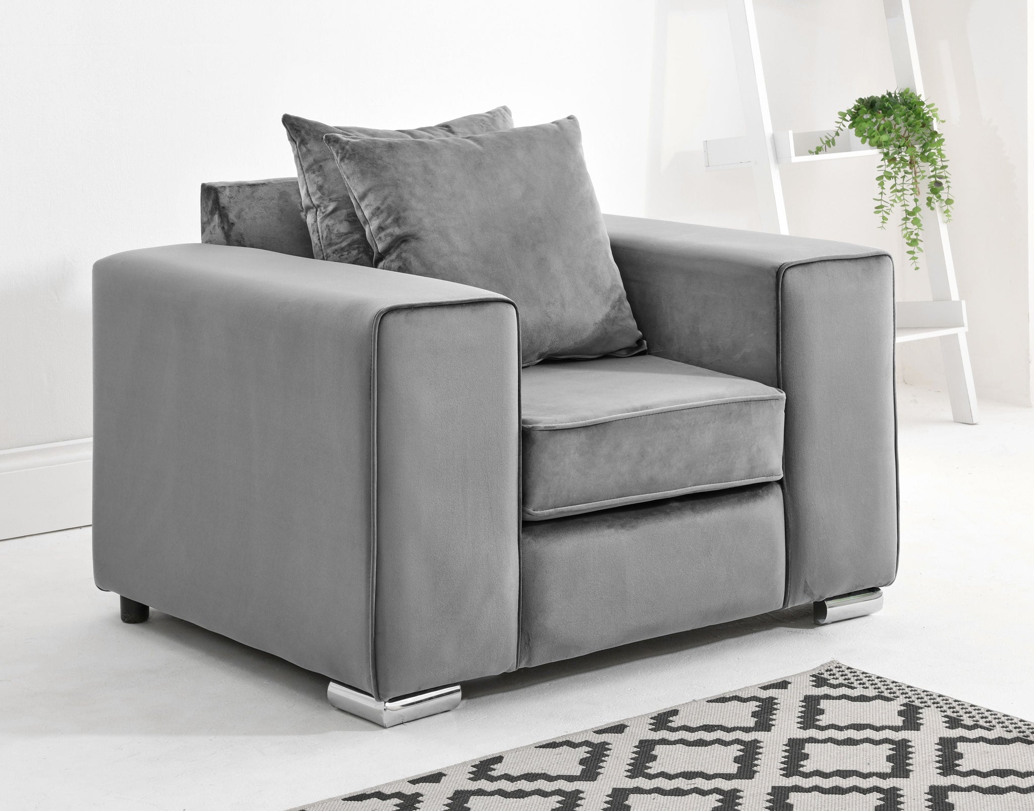 Elara Corner Scatterback