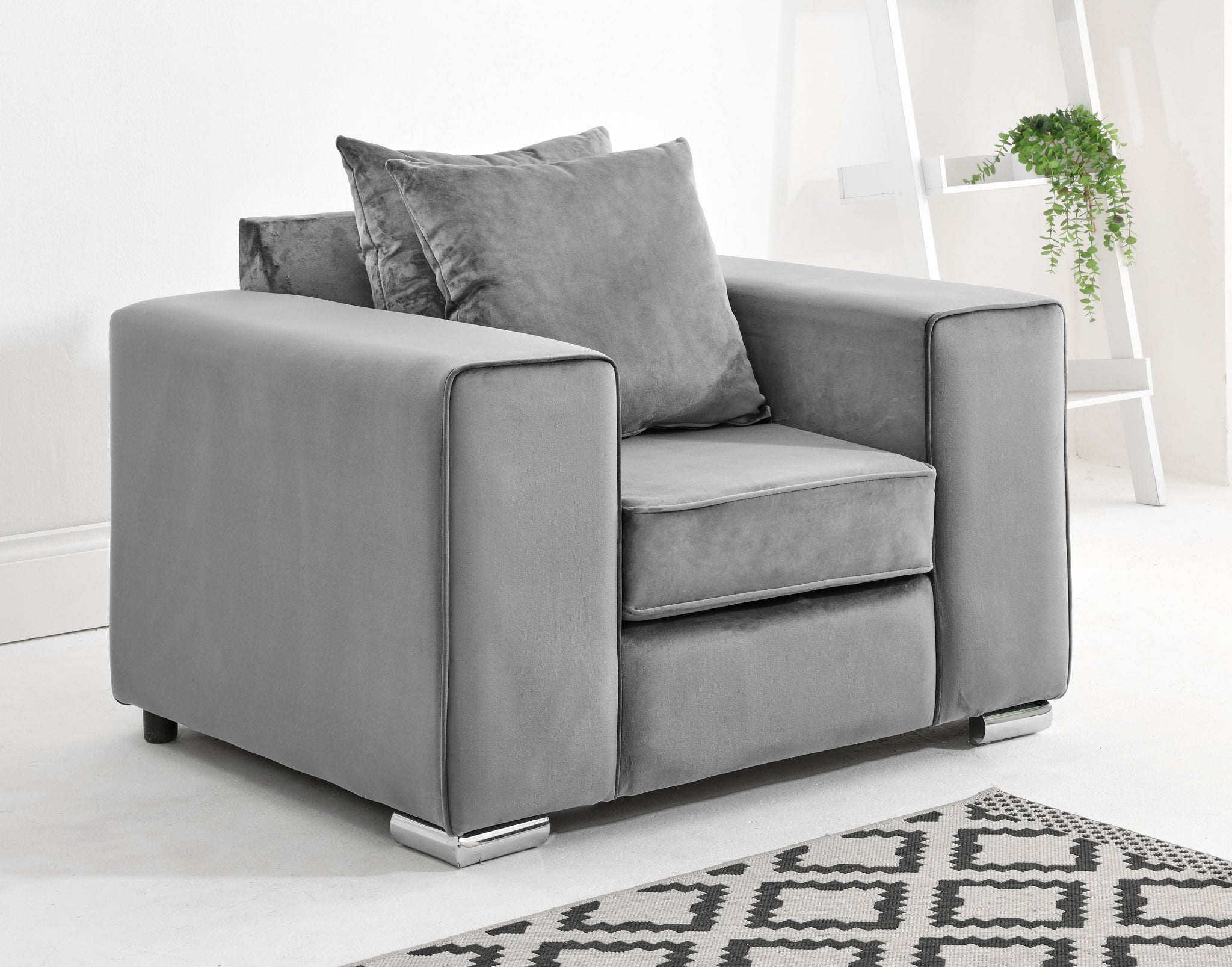 Elara Corner Scatterback