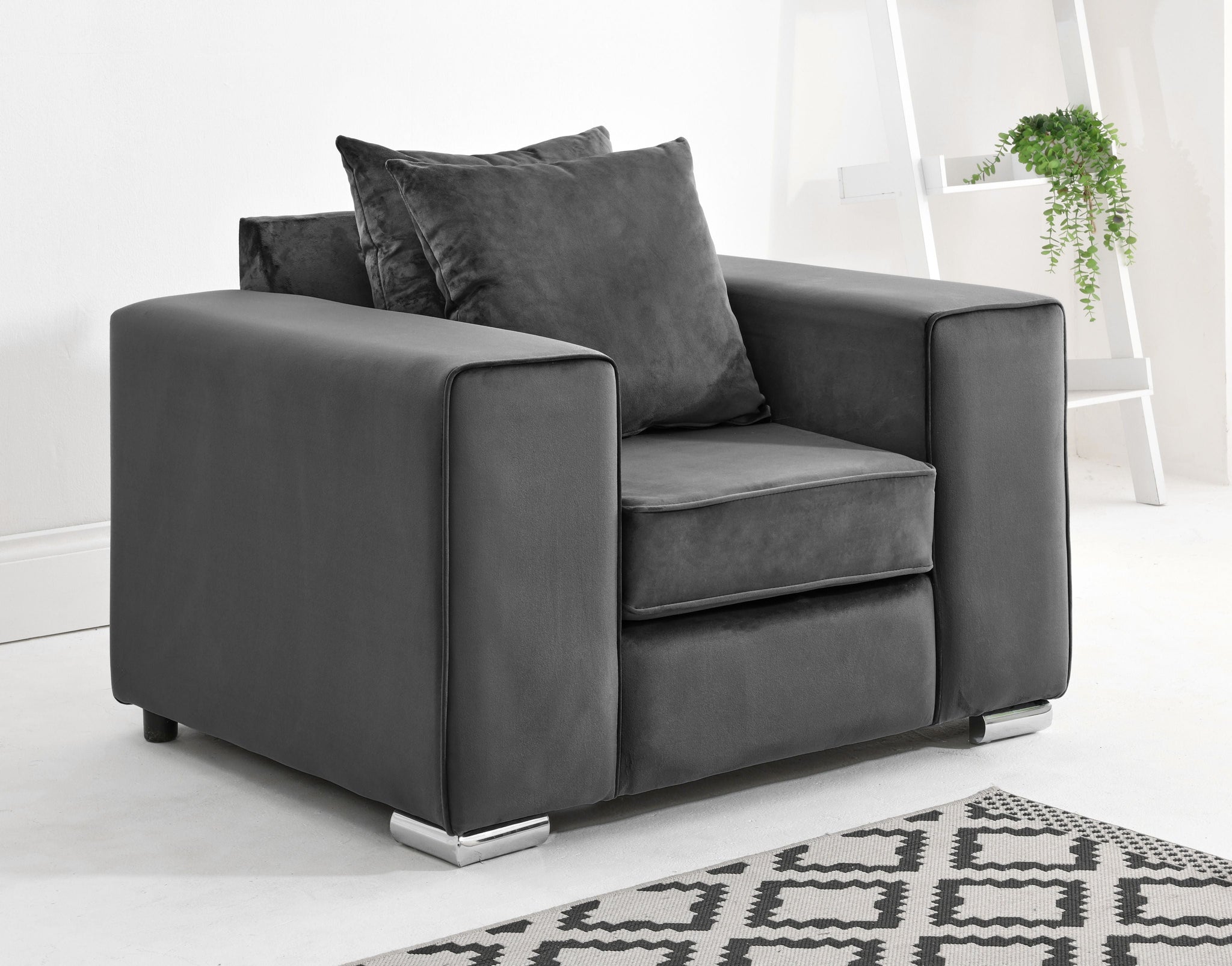 Elara Corner Scatterback