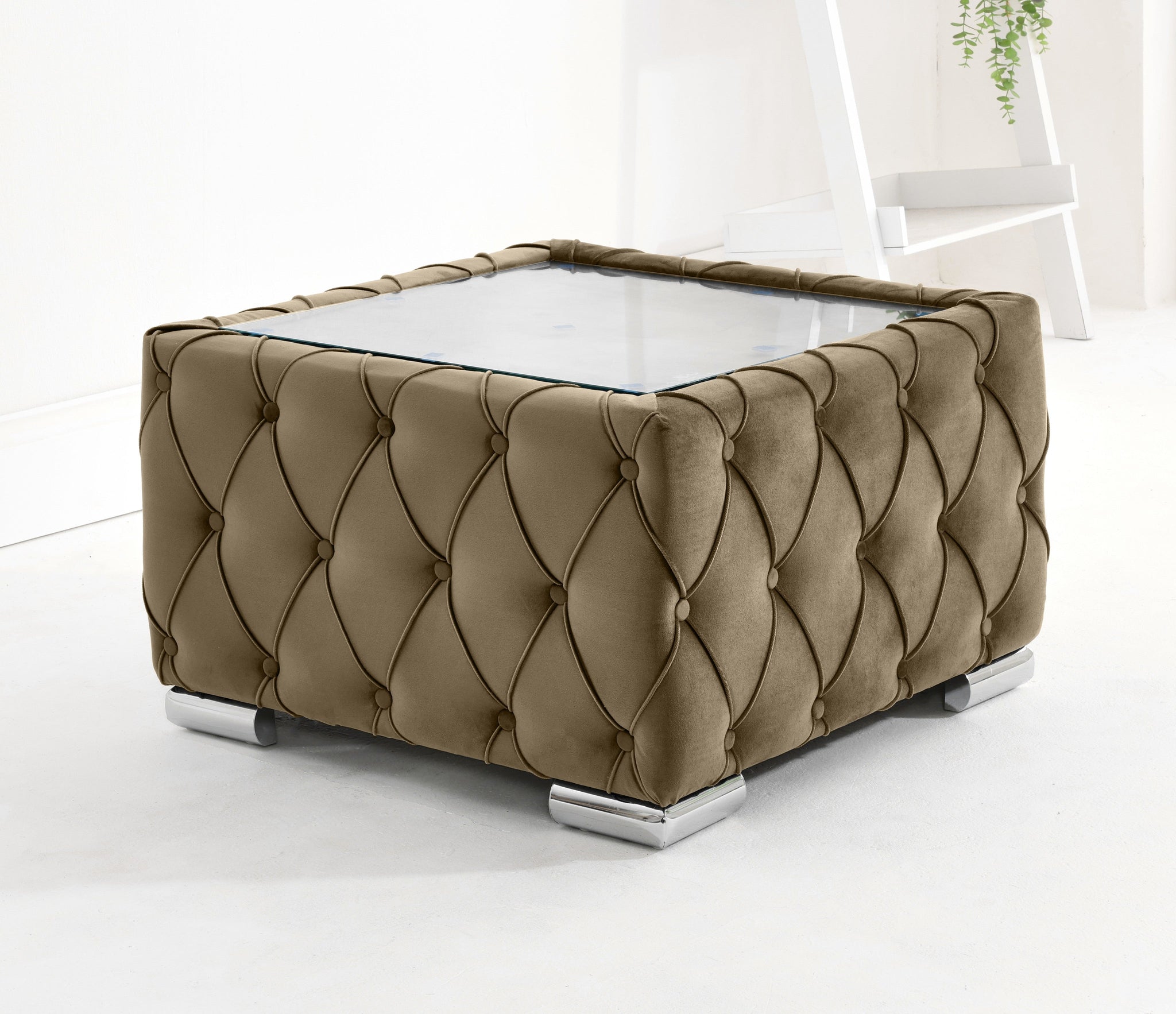 Callen Corner Fullback - 2c2 + Bolster / Buttoned Cushions