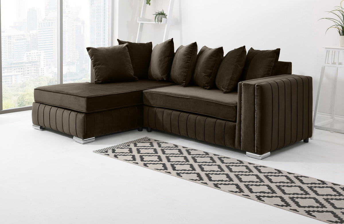 Lyra Lounge Scatterbacks
