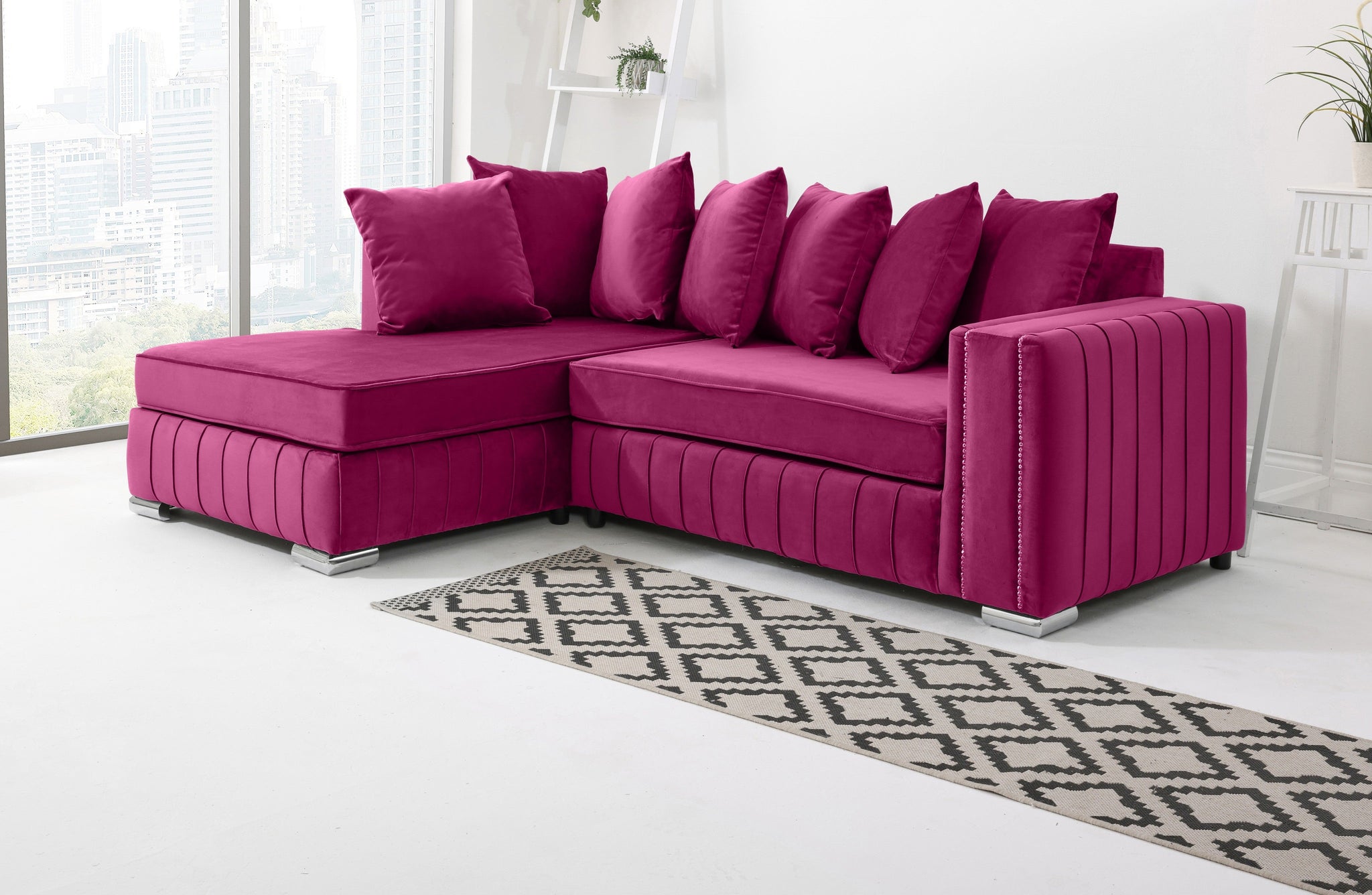Lyra Lounge Scatterback - Facing Left