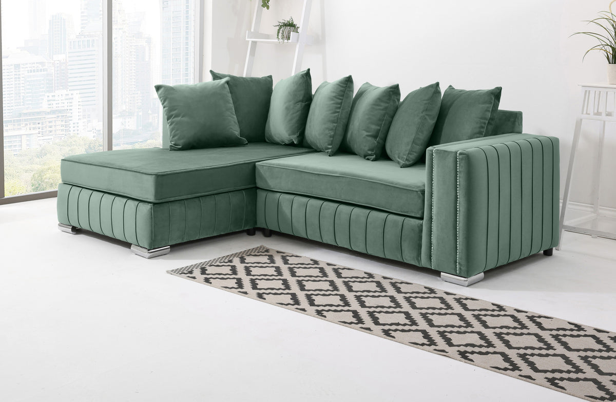 Lyra Lounge Scatterbacks