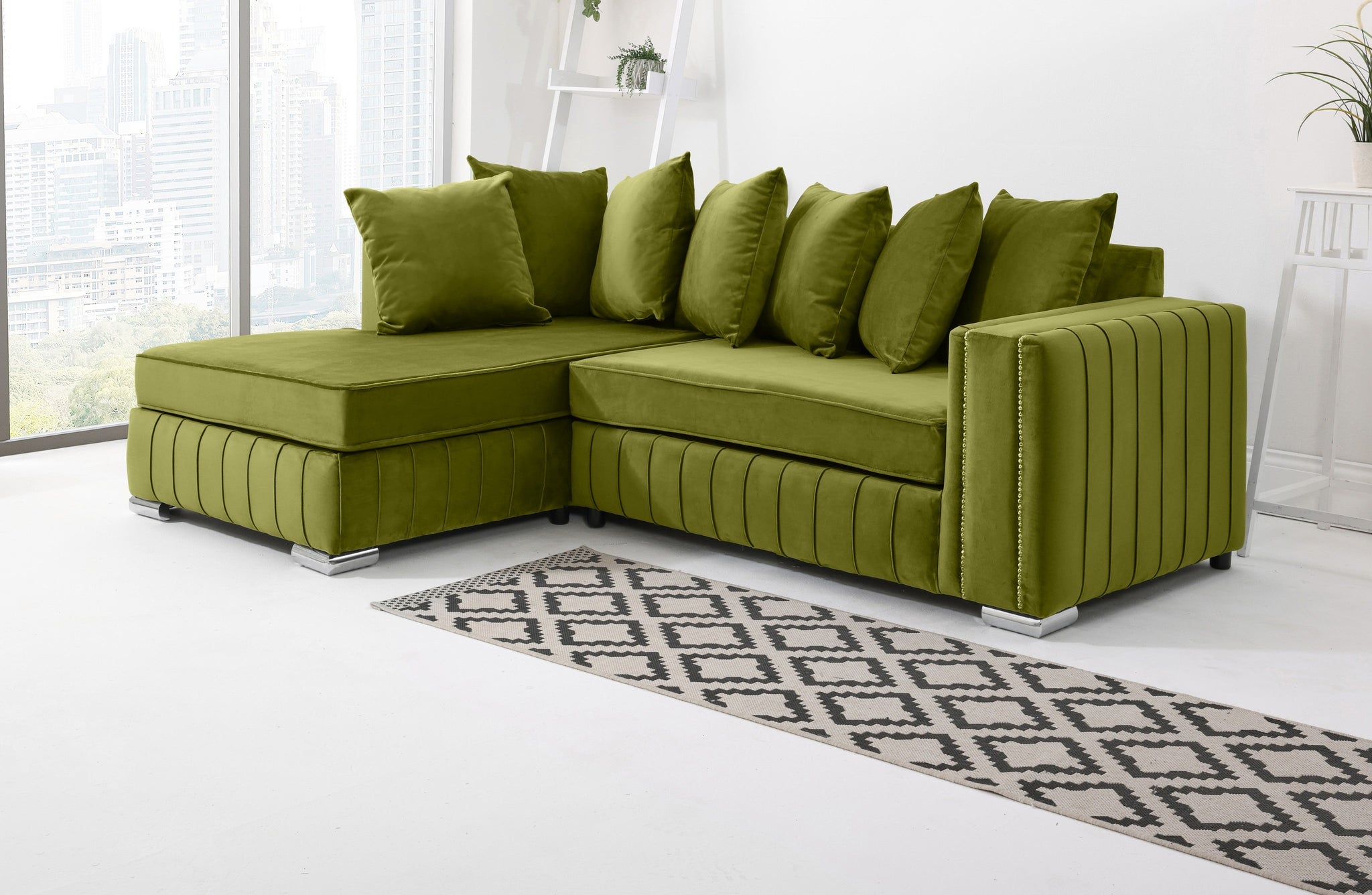Lyra Lounge Scatterback - Facing Left