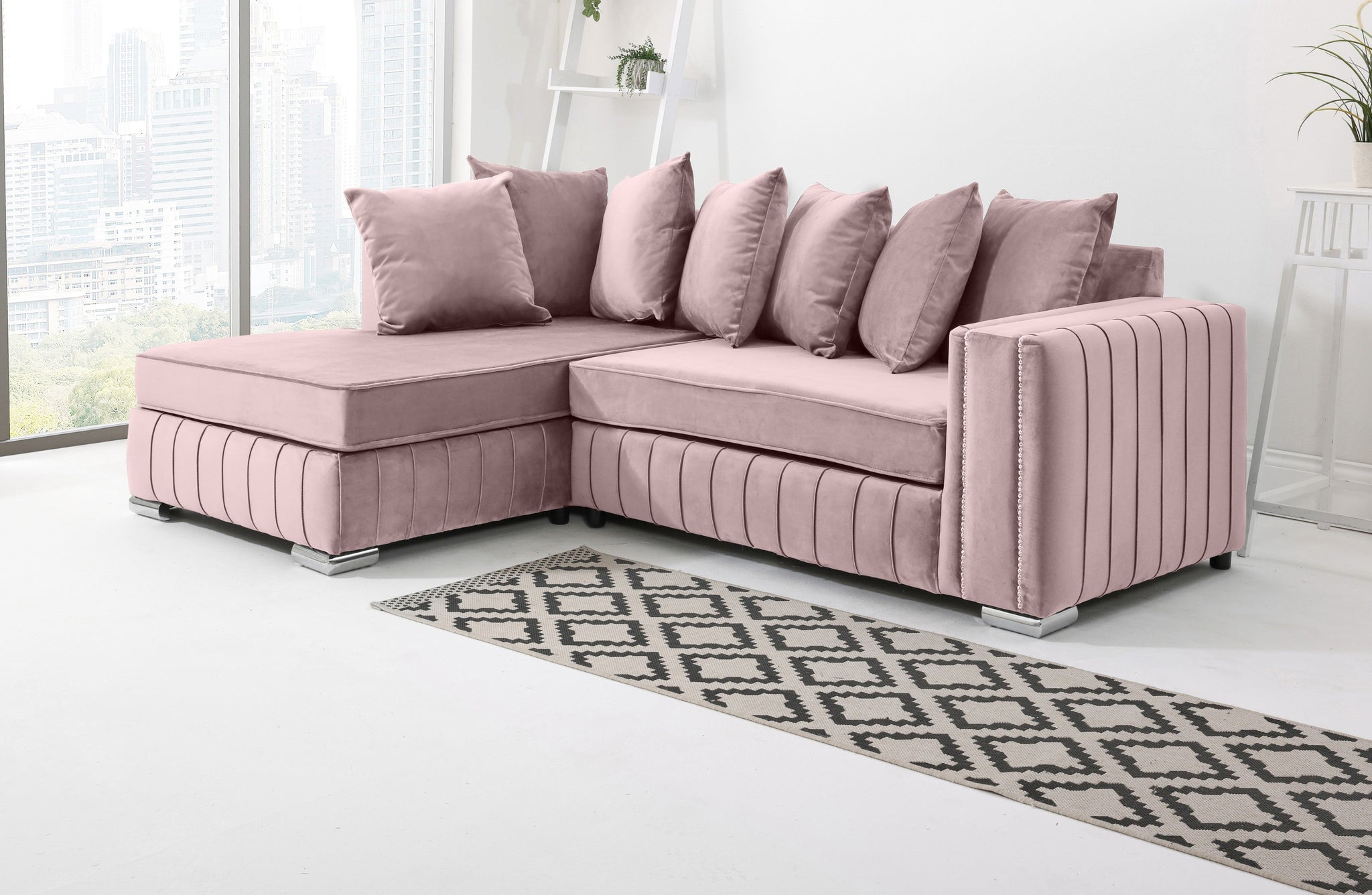 Lyra Lounge Scatterback - Facing Left
