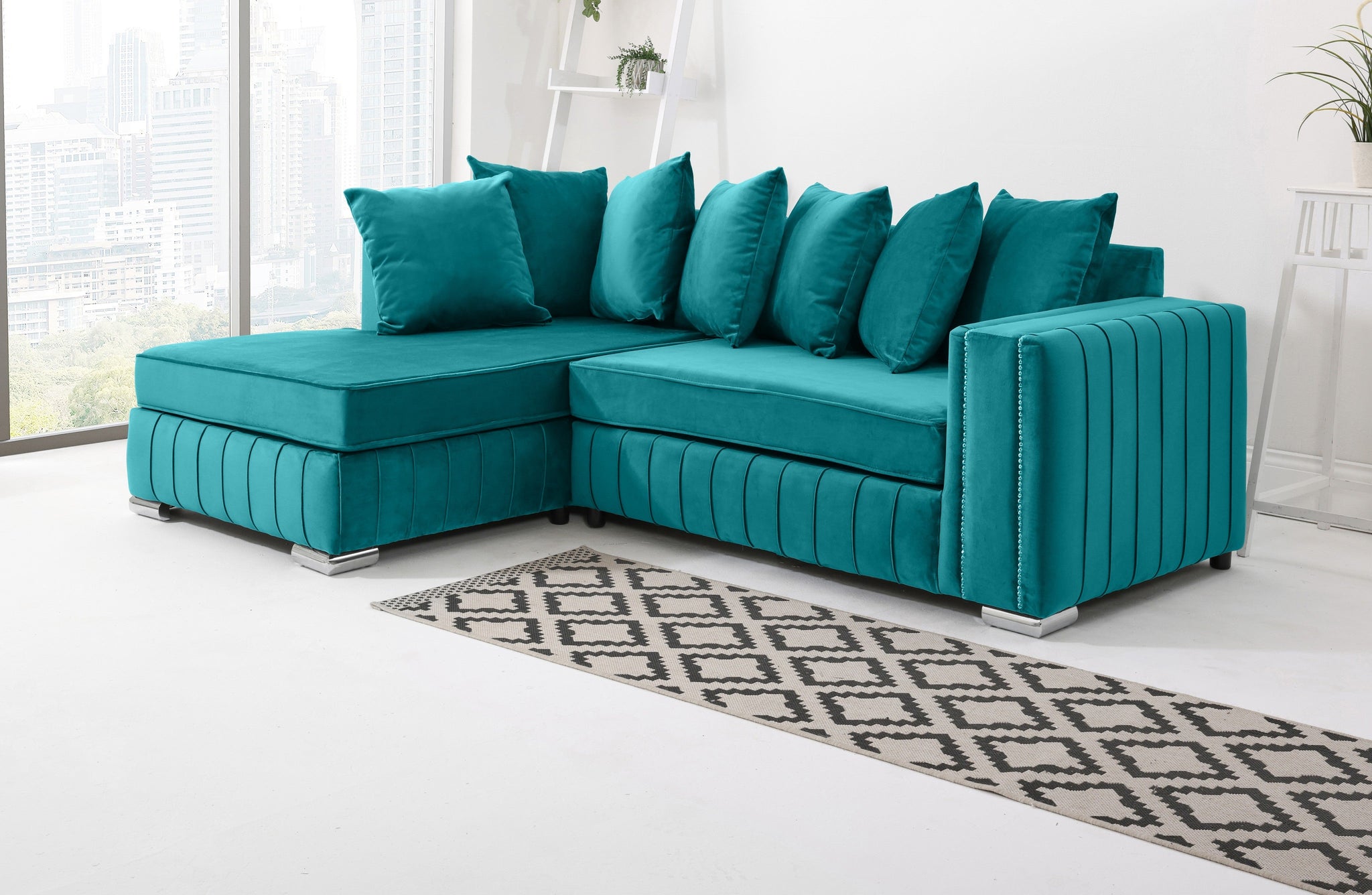 Lyra Lounge Scatterback - Facing Left