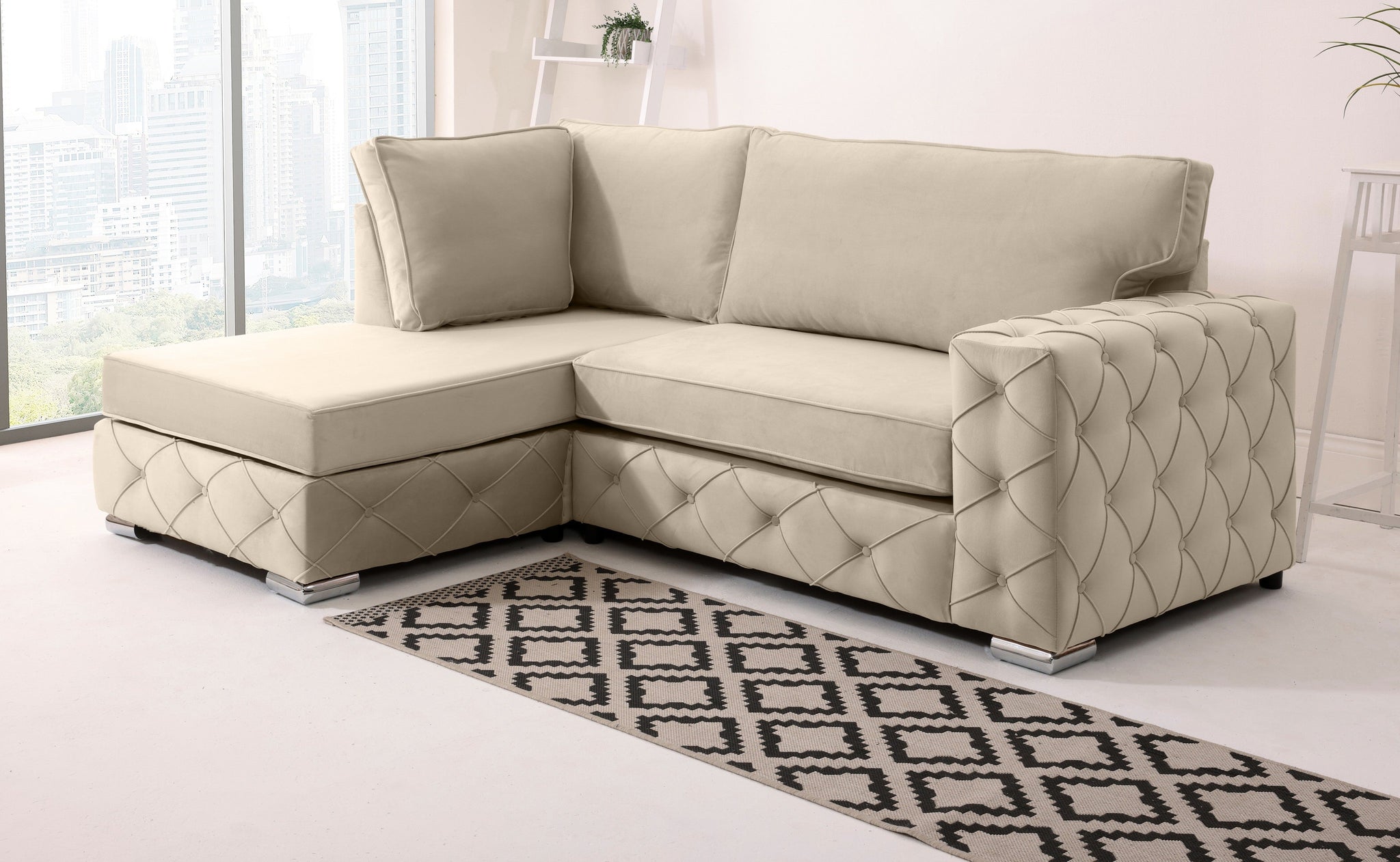Sikara Lounge Fullback - Facing Left