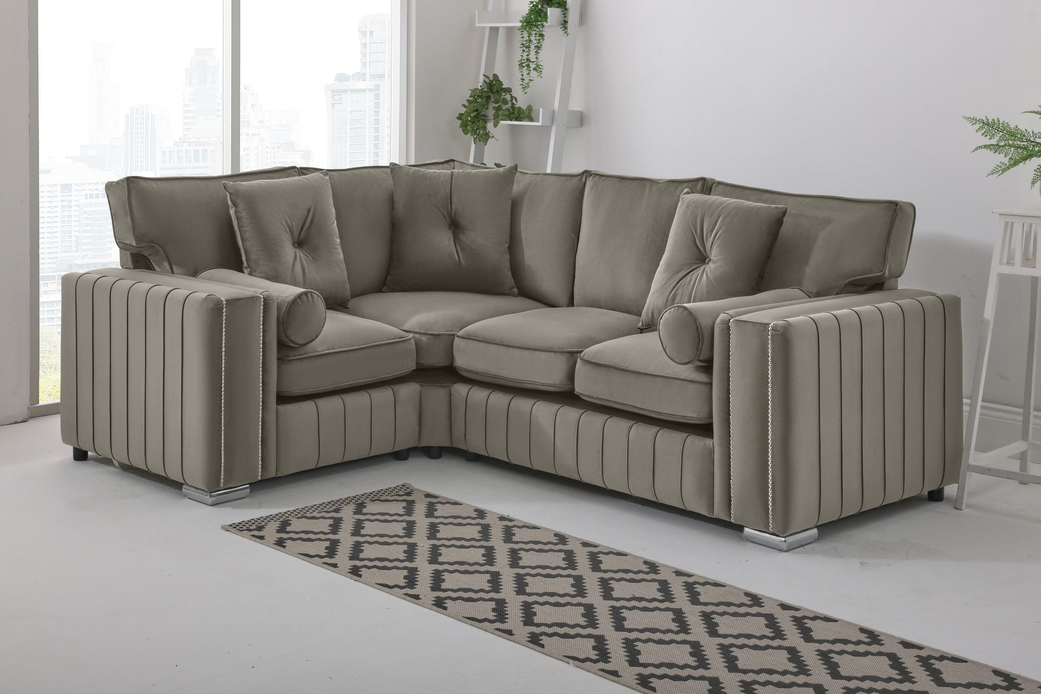 Lyra Corner Fullback - 1c2 + Bolster / Buttoned Cushions