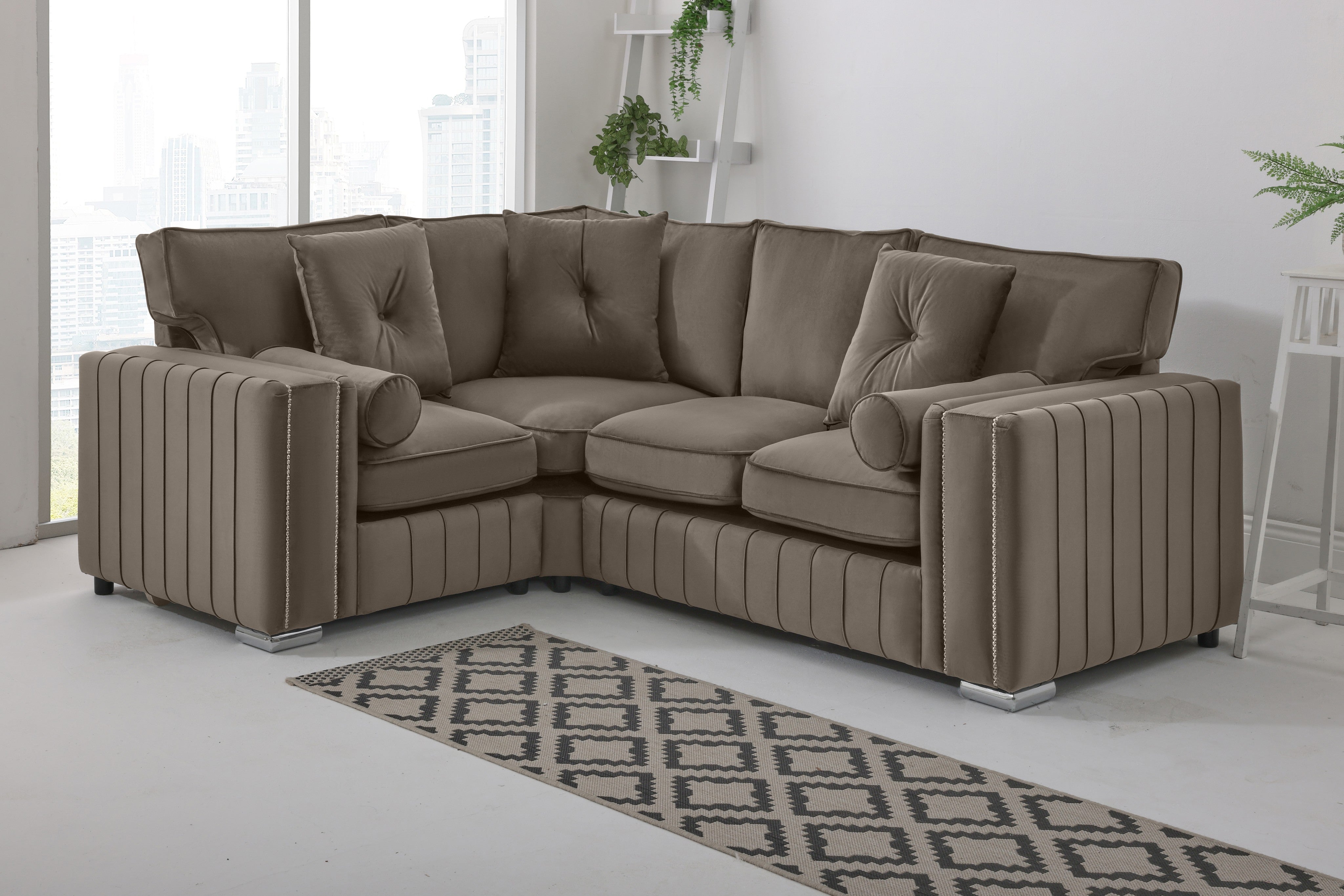 Lyra Corner Fullback - 1c2 + Bolster / Buttoned Cushions
