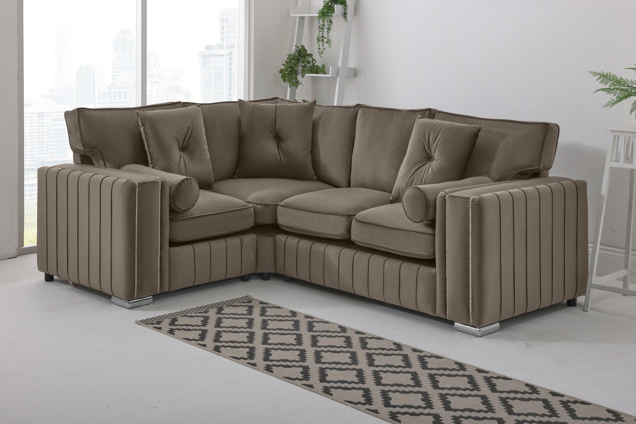 Lyra Corner Fullback - 1c2 + Bolster / Buttoned Cushions