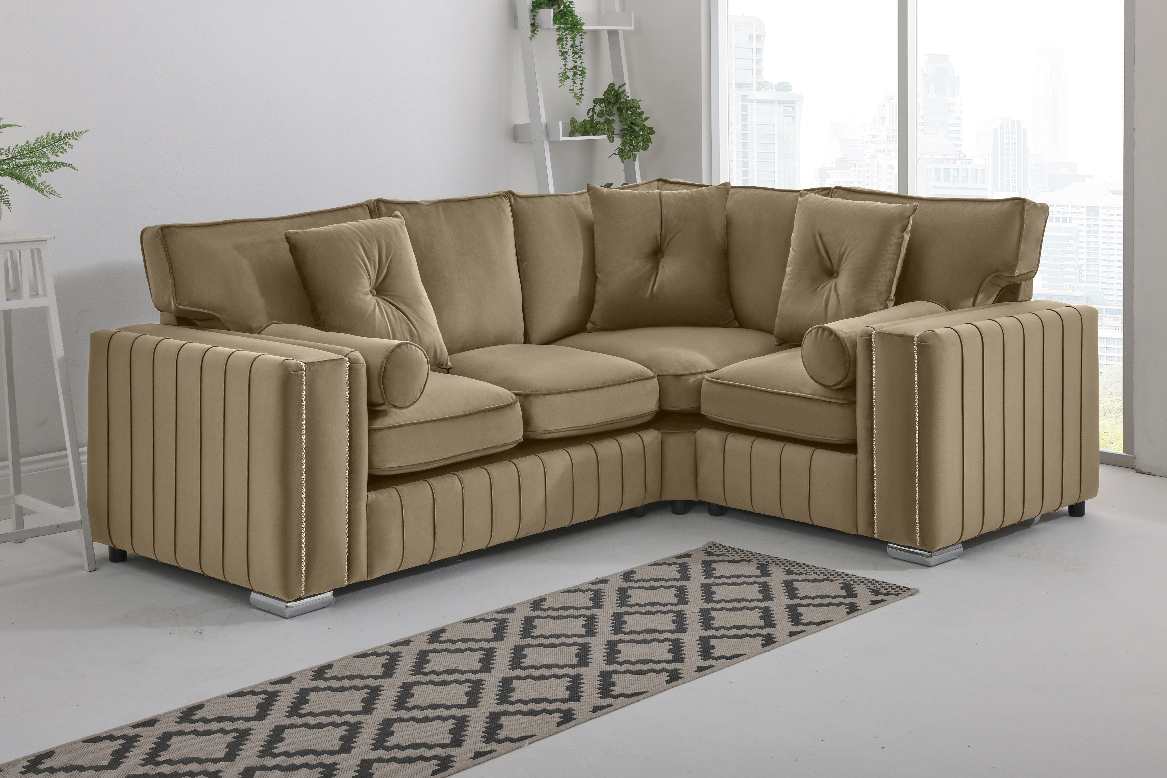 Lyra Corner Fullback - 2c1 + Bolster / Buttoned Cushions