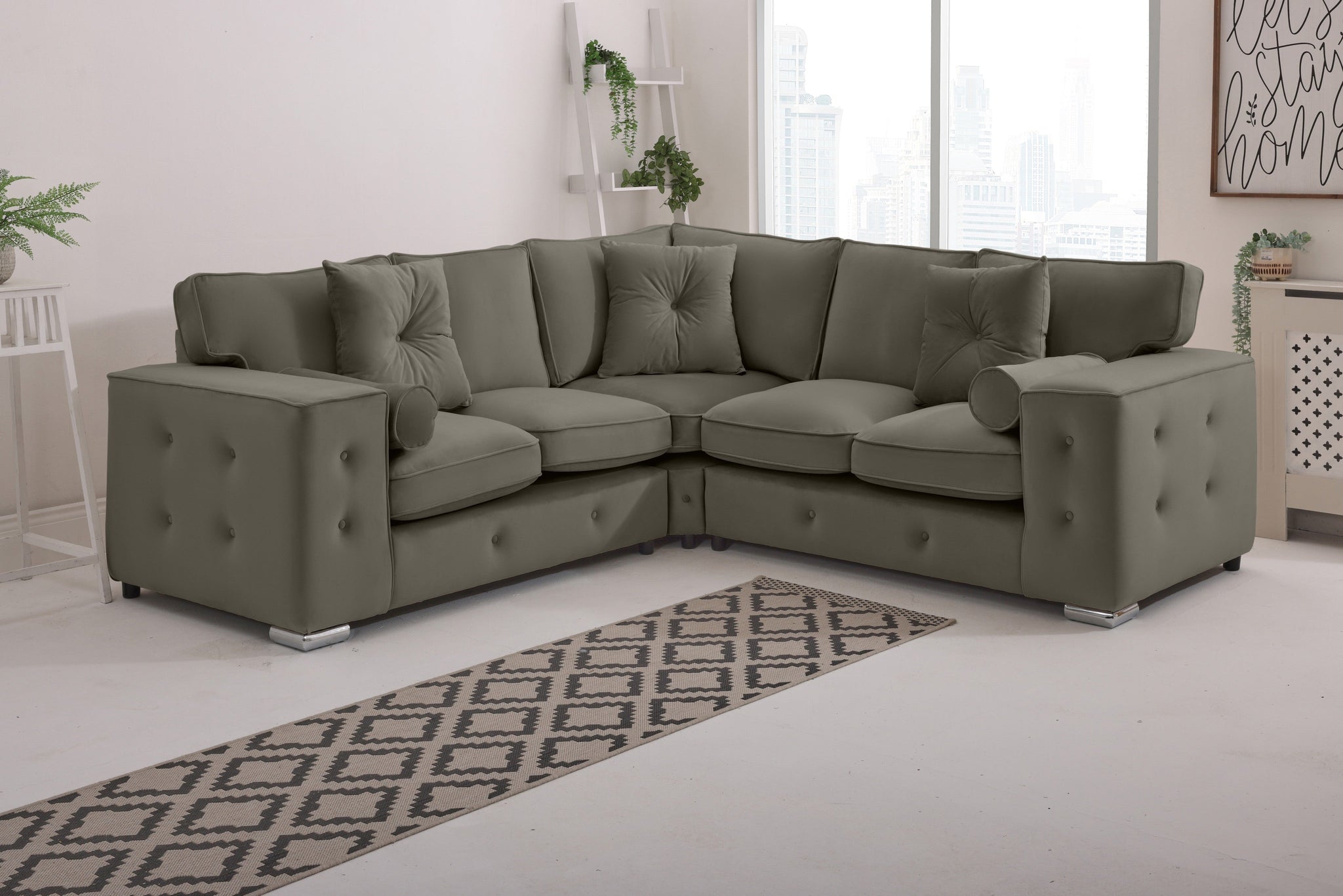 Callen Corner Fullback - 2c2 + Bolster / Buttoned Cushions