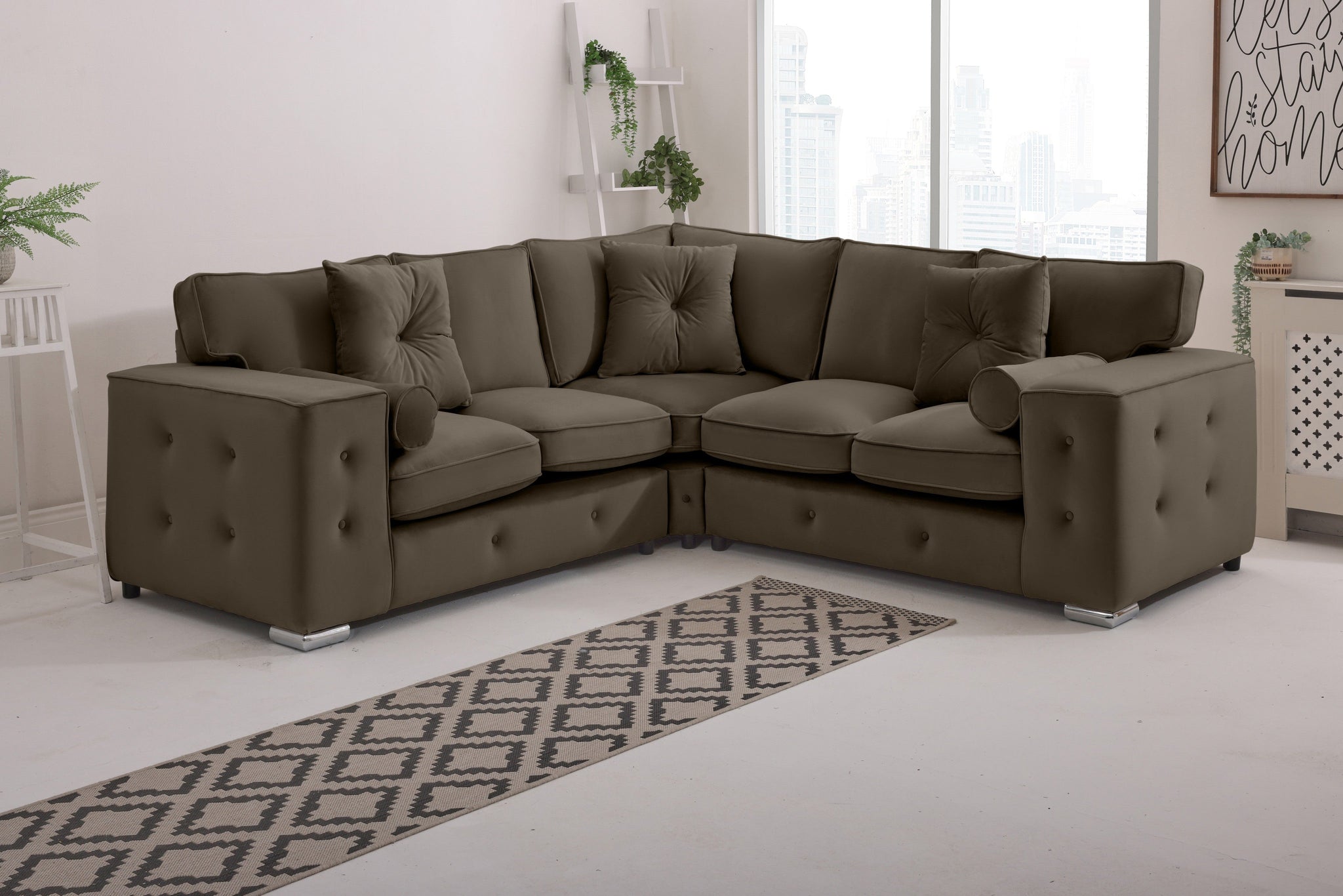 Callen Corner Fullback - 2c2 + Bolster / Buttoned Cushions
